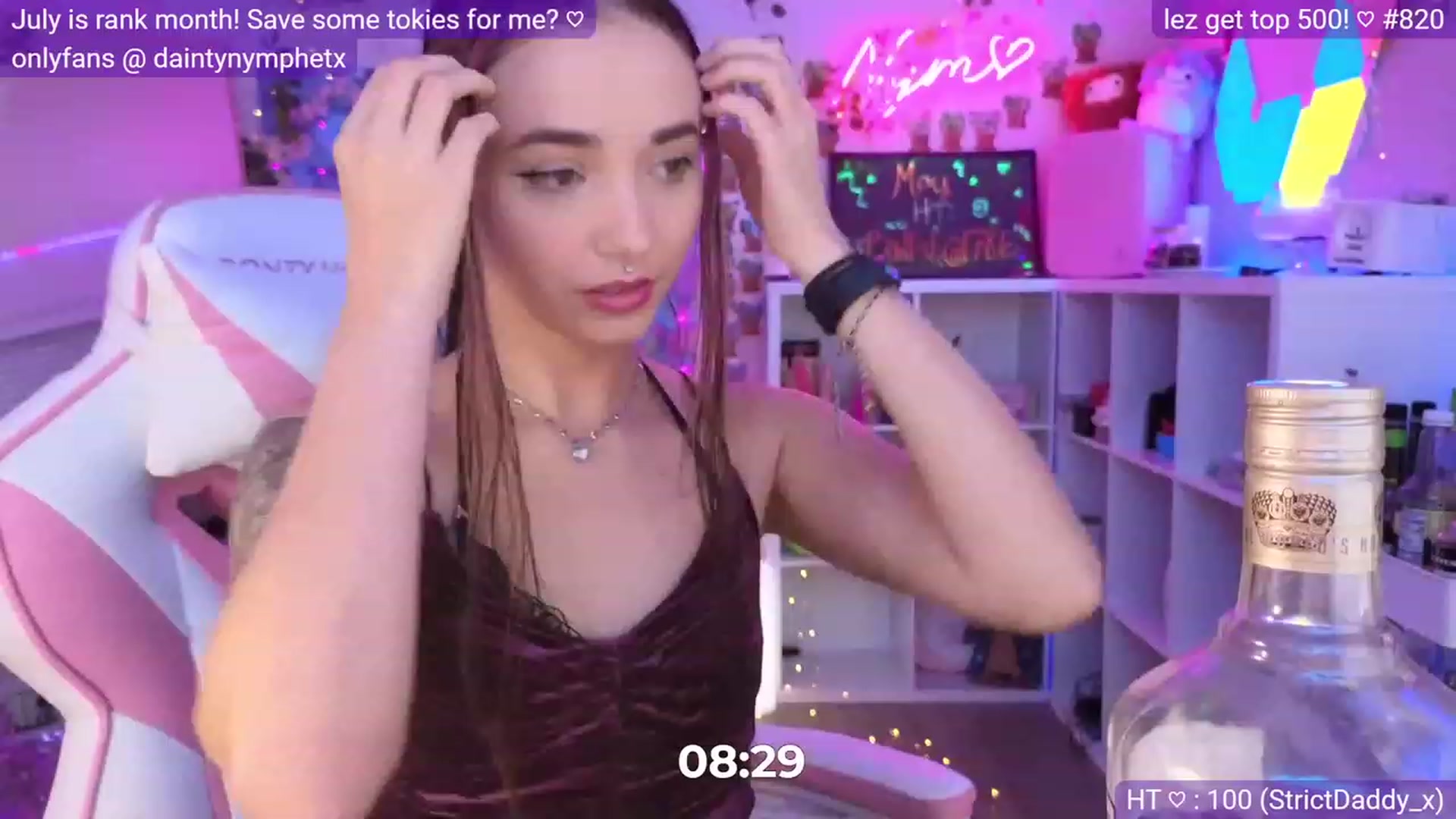 Gallery image thumbnail from Nym_x's myfreecams stream on, 05/28/2023, 03:27 image 13 of 20