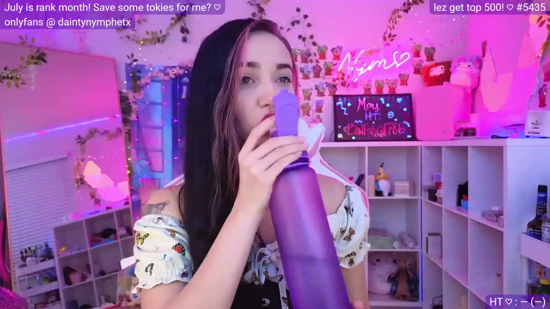 Gallery image thumbnail from Nym_x's myfreecams stream on, 06/04/2023, 04:37 image 1 of 20