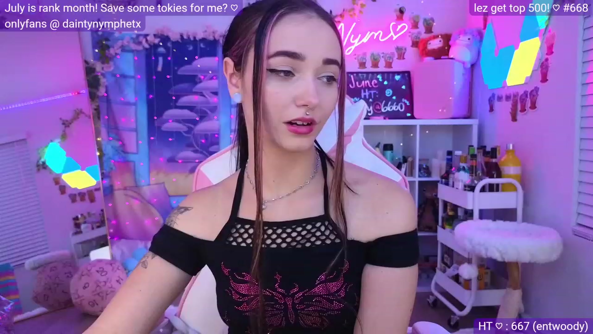 Gallery image thumbnail from Nym_x's myfreecams stream on, 06/15/2023, 04:33 image 8 of 20