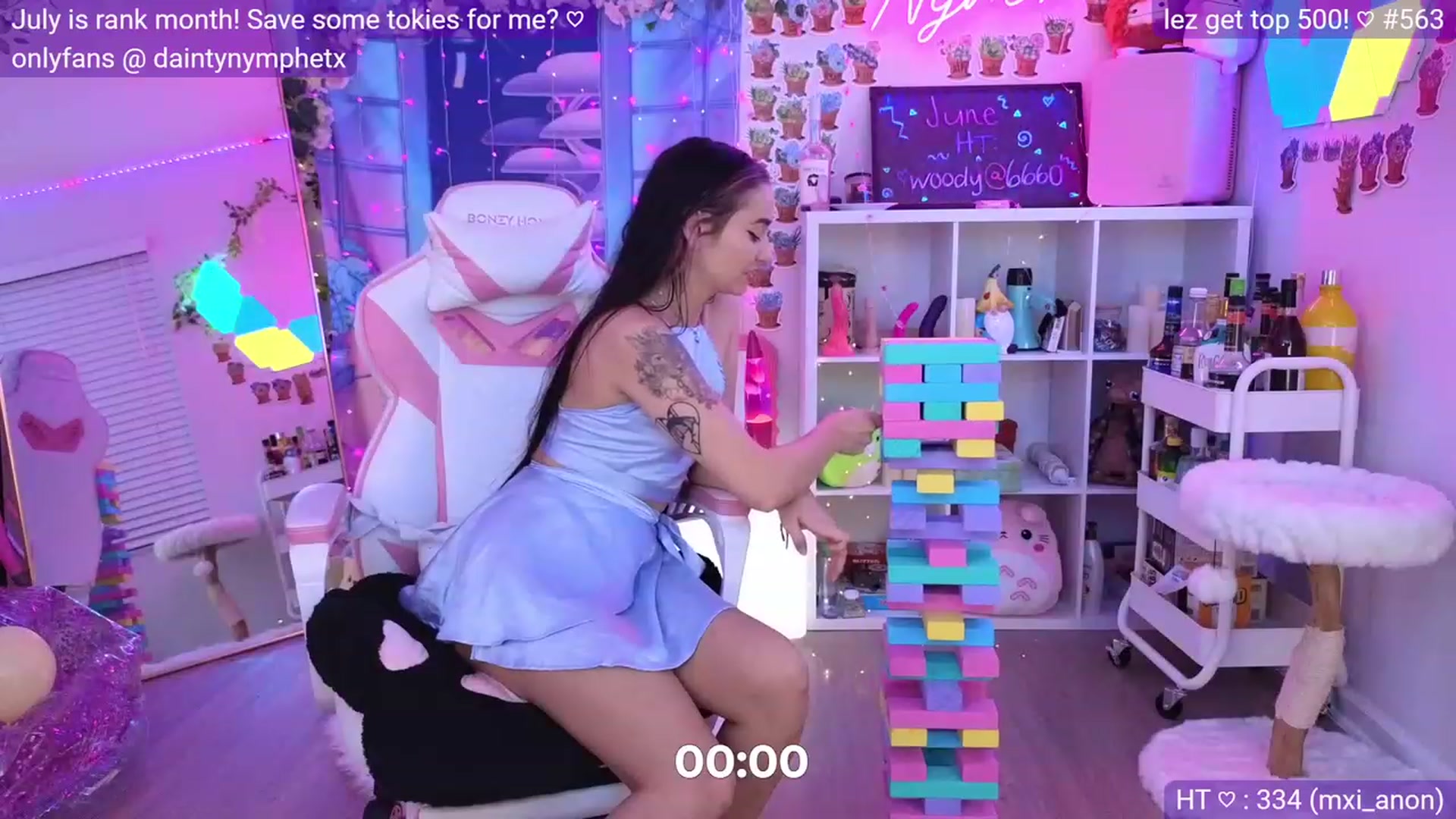 Gallery image thumbnail from Nym_x's myfreecams stream on, 06/18/2023, 03:18 image 16 of 20