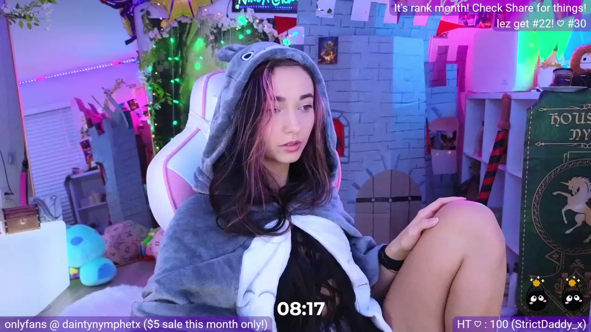 Gallery image thumbnail from Nym_x's myfreecams stream on, 07/19/2023, 01:33 image 12 of 20