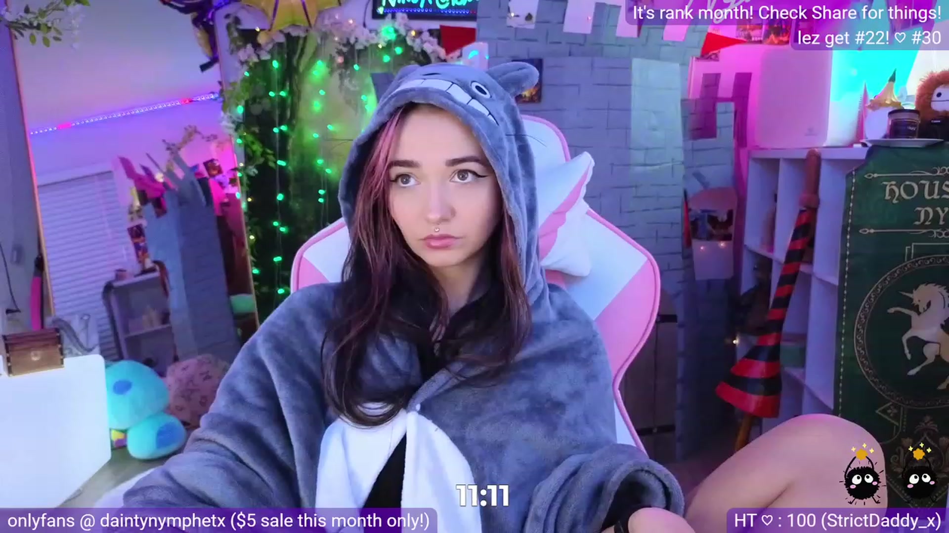 Gallery image thumbnail from Nym_x's myfreecams stream on, 07/19/2023, 01:33 image 9 of 20