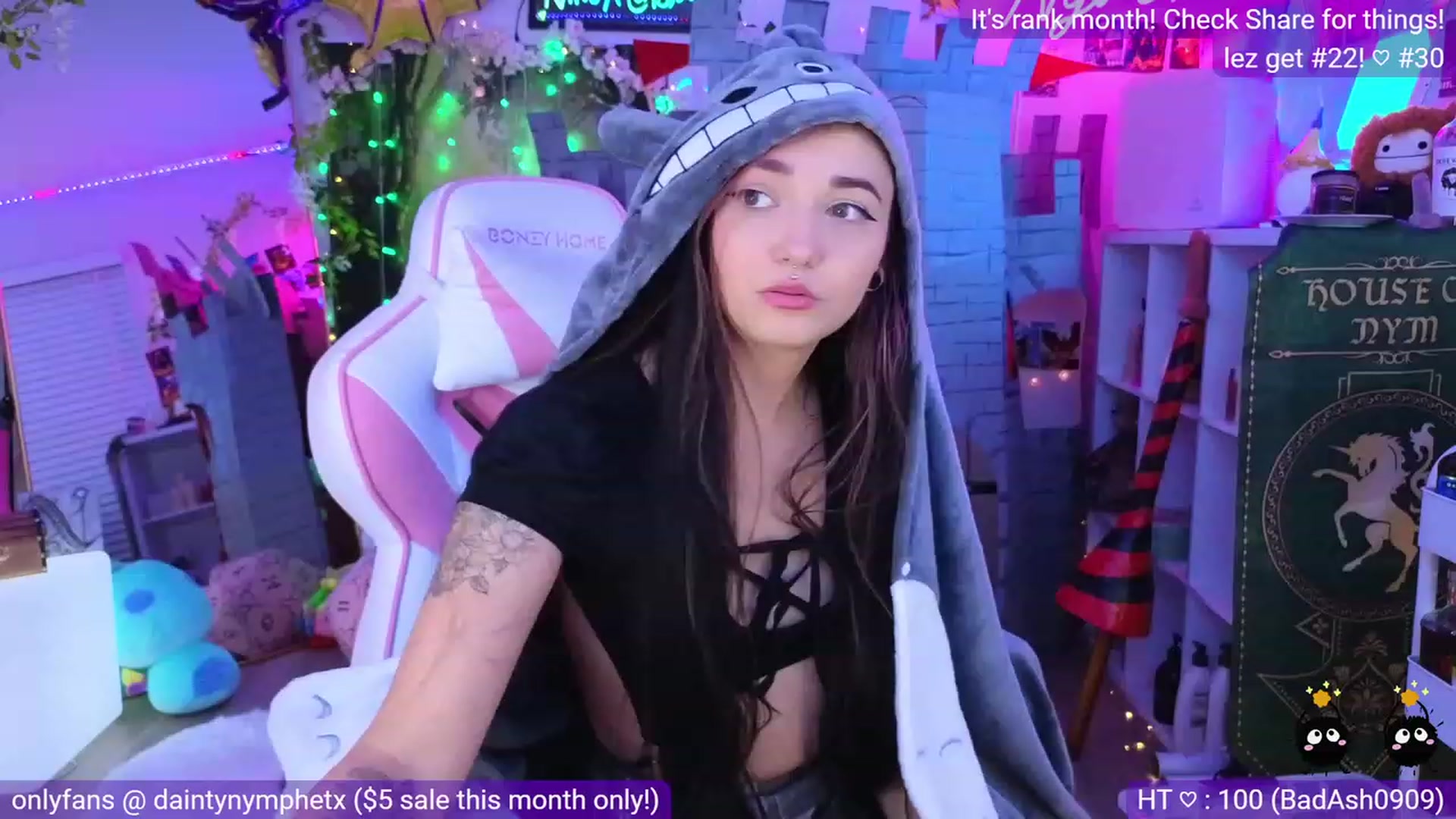 Gallery image thumbnail from Nym_x's myfreecams stream on, 07/19/2023, 04:09 image 2 of 20