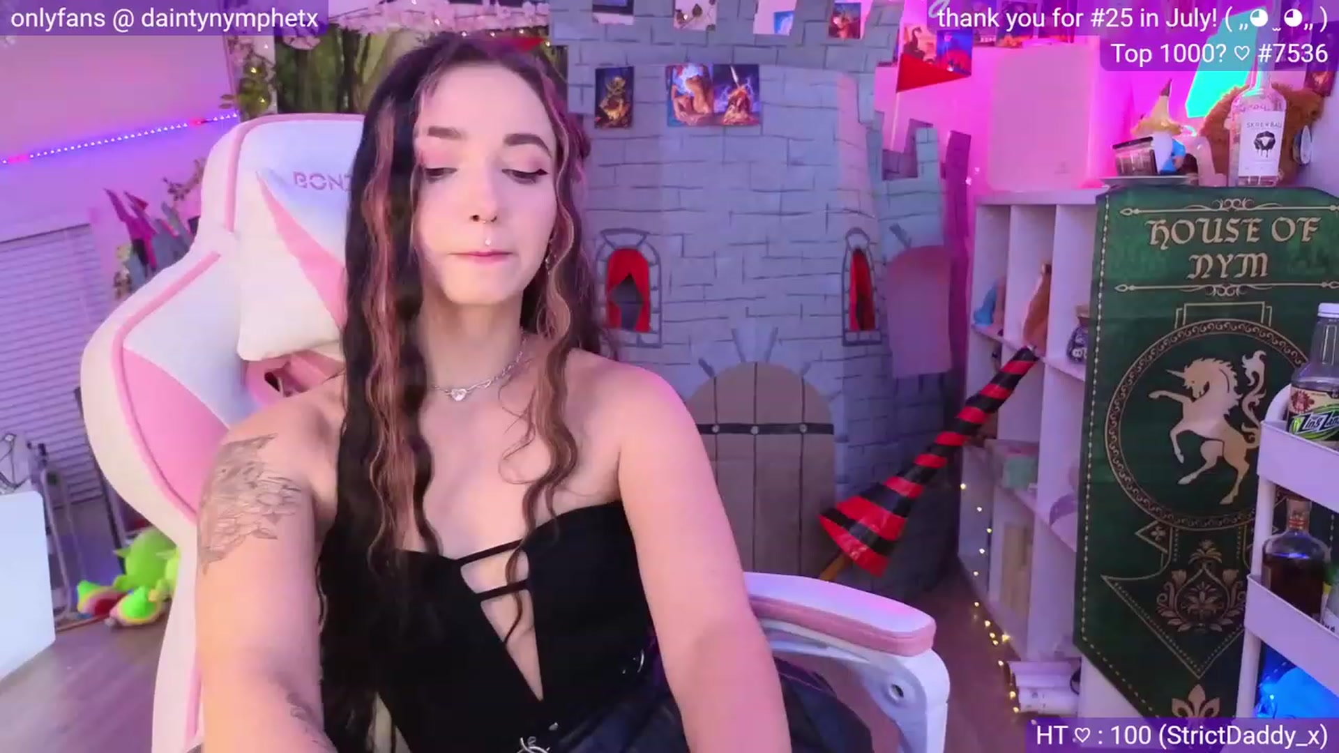 Gallery image thumbnail from Nym_x's myfreecams stream on, 08/17/2023, 04:32 image 4 of 20