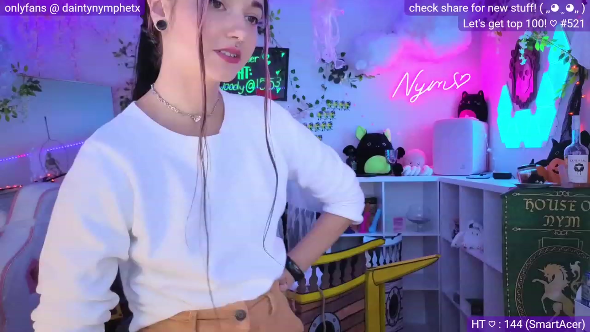 Gallery image thumbnail from Nym_x's myfreecams stream on, 10/04/2023, 03:41 image 10 of 20