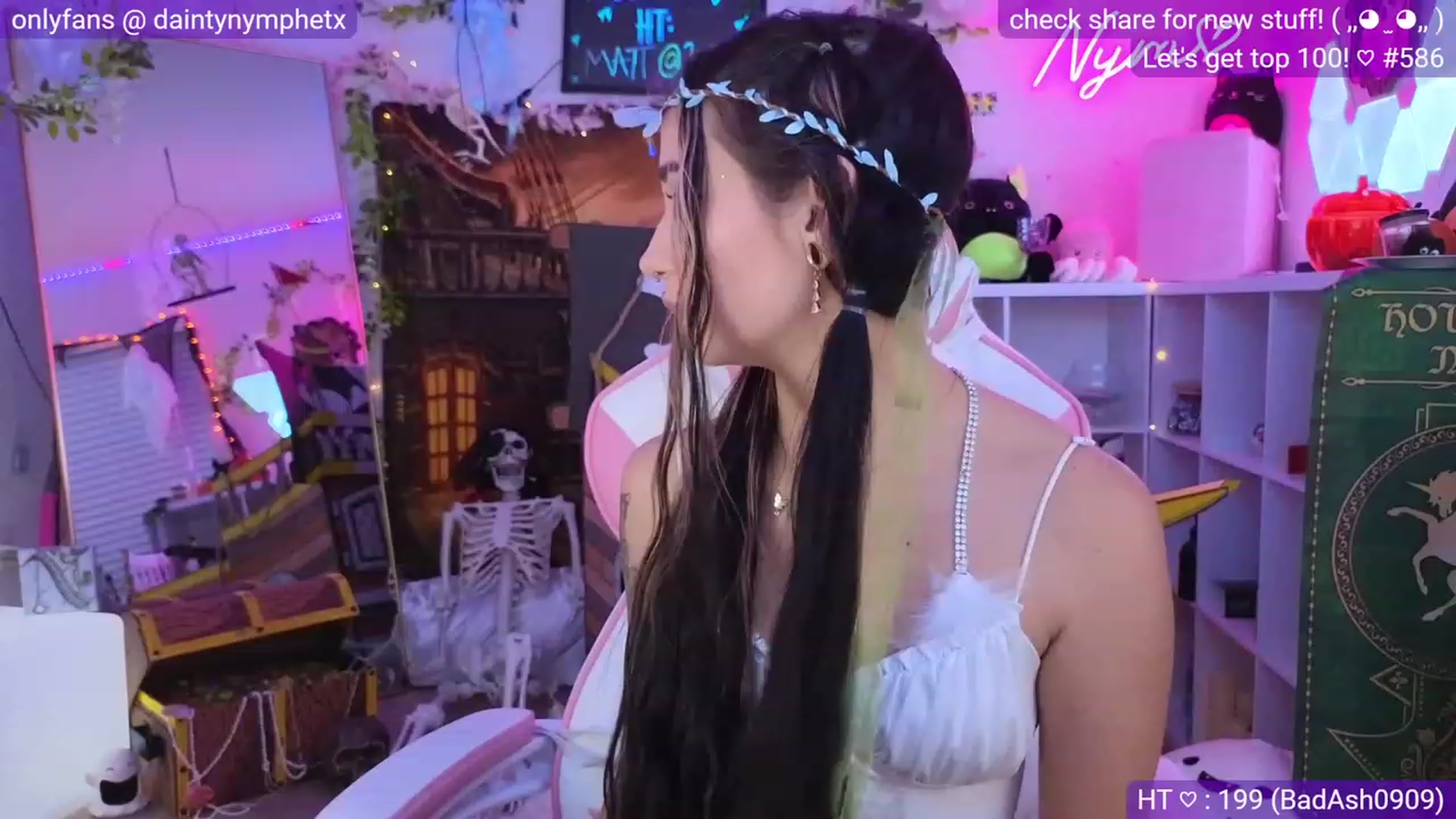 Gallery image thumbnail from Nym_x's myfreecams stream on, 10/11/2023, 06:10 image 9 of 20