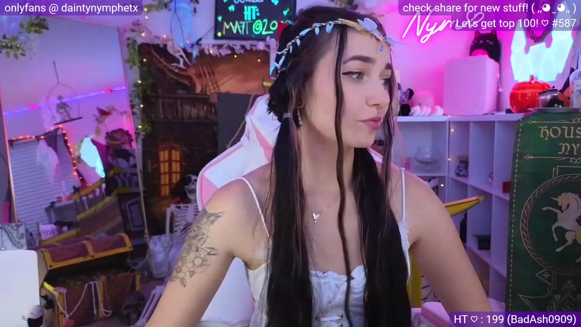 Gallery image thumbnail from Nym_x's myfreecams stream on, 10/11/2023, 06:10 image 8 of 20