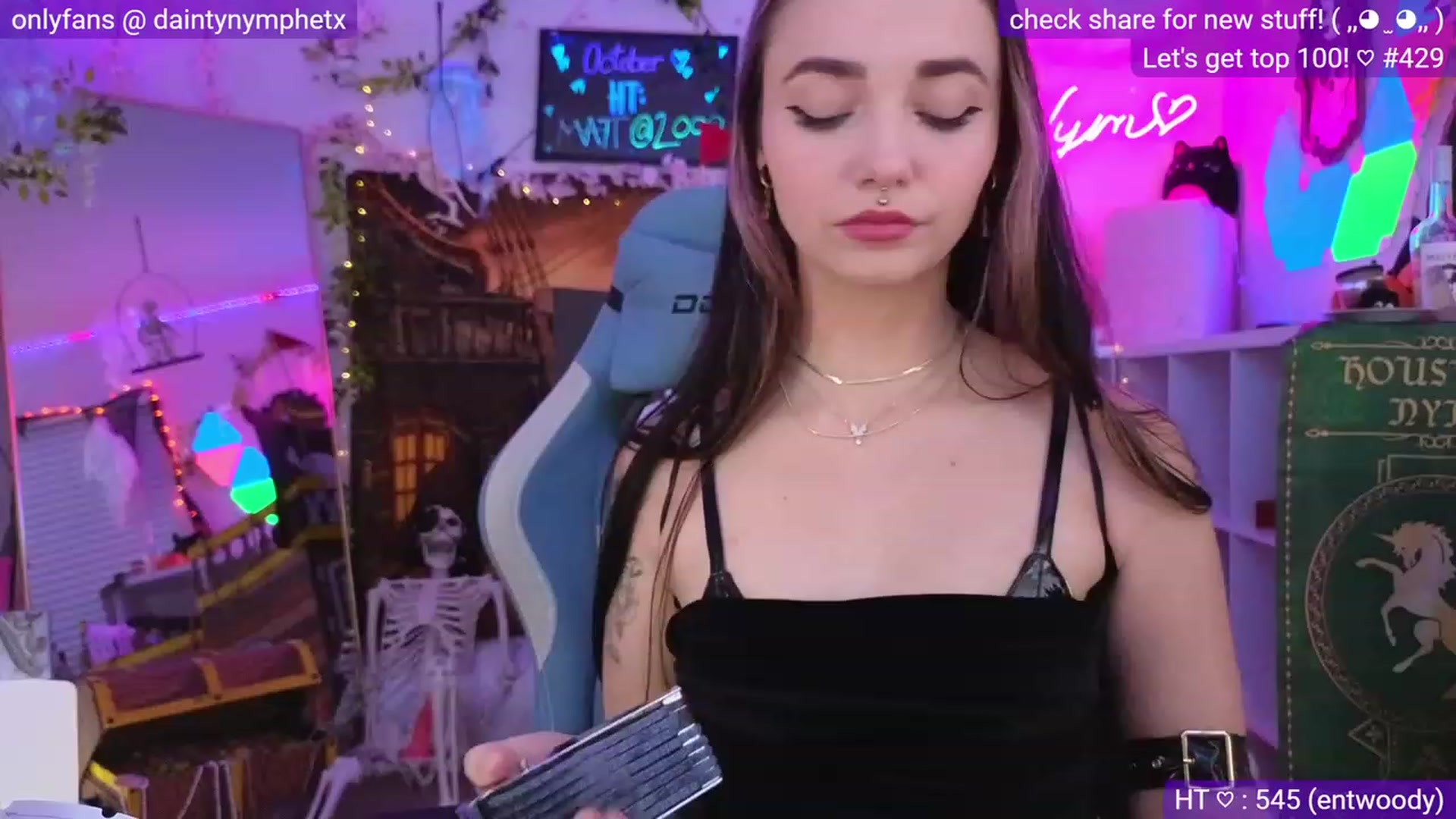 Gallery image thumbnail from Nym_x's myfreecams stream on, 10/13/2023, 05:14 image 10 of 20