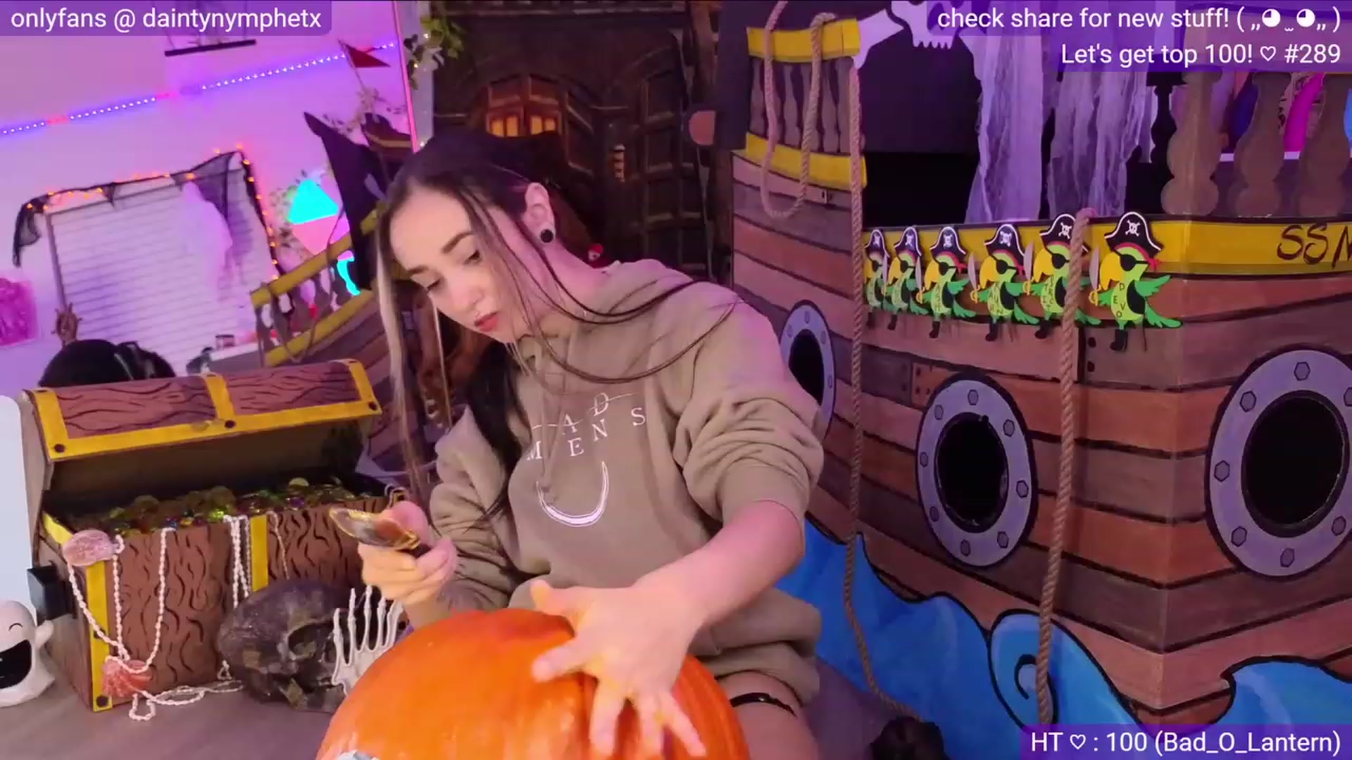 Gallery image thumbnail from Nym_x's myfreecams stream on, 10/25/2023, 02:56 image 5 of 20