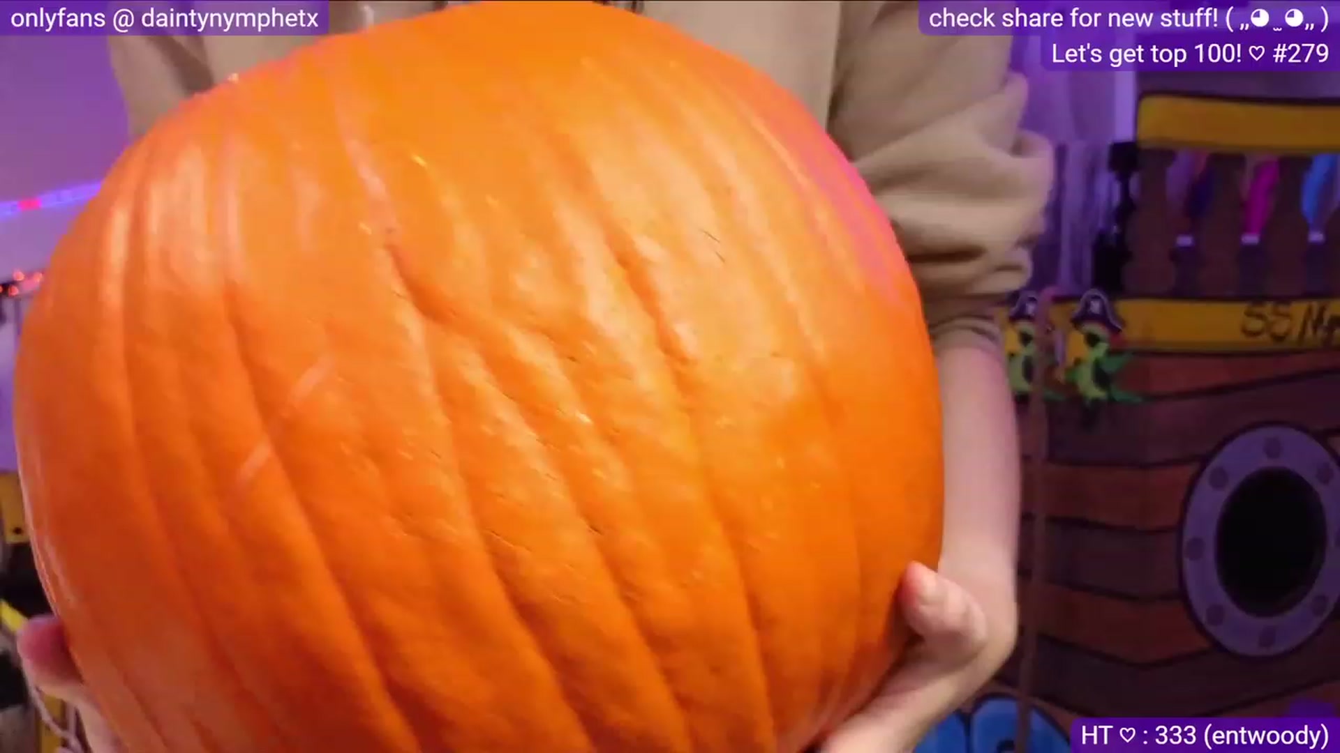 Gallery image thumbnail from Nym_x's myfreecams stream on, 10/25/2023, 05:56 image 2 of 20