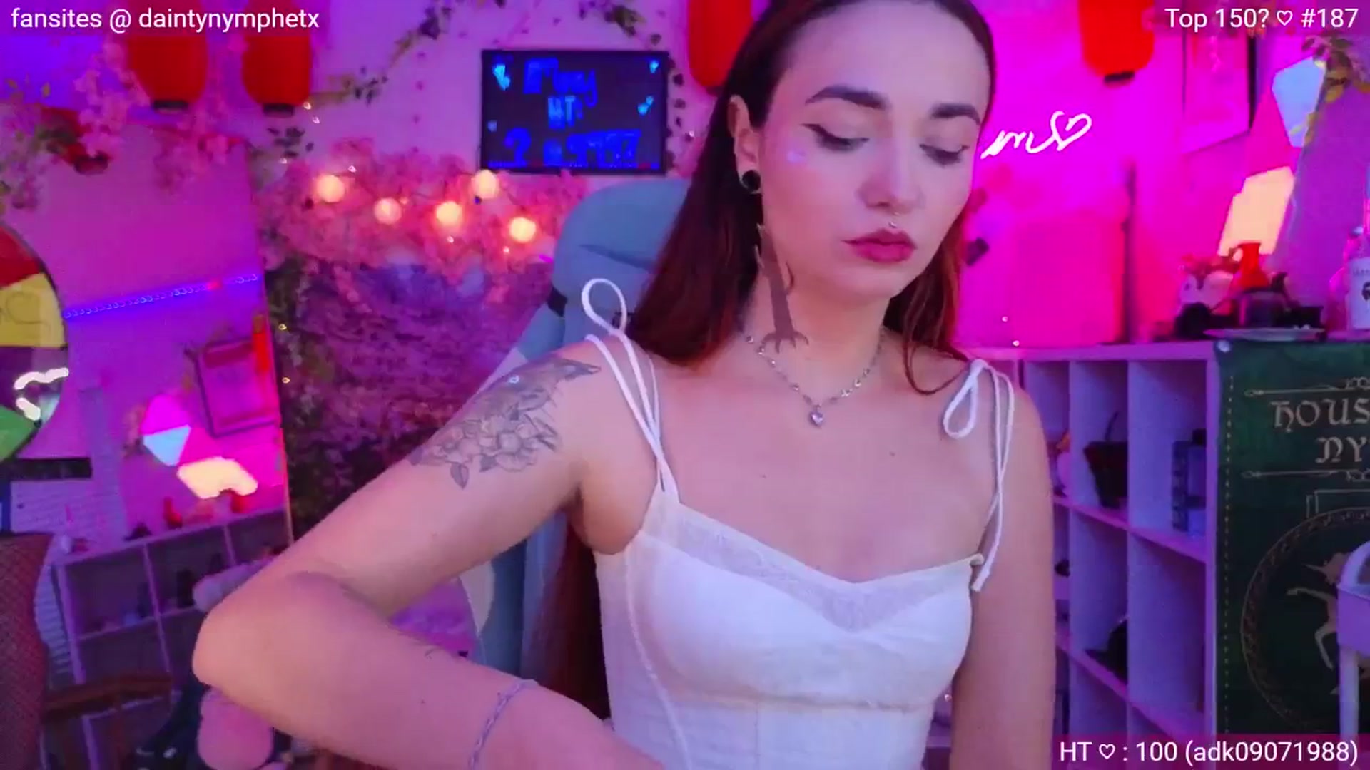 Gallery image thumbnail from Nym_x's myfreecams stream on, 05/19/2024, 04:17 image 9 of 20