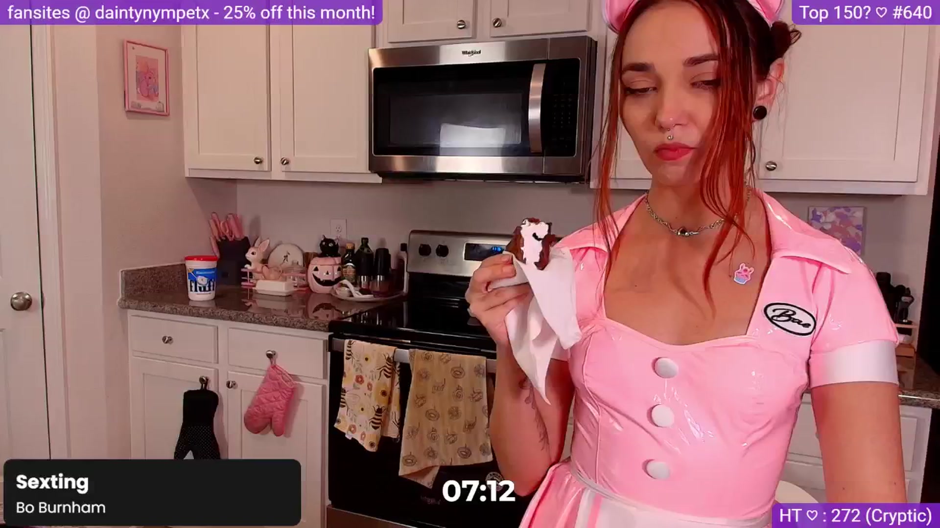 Gallery image thumbnail from Nym_x's myfreecams stream on, 10/31/2024, 04:26 image 18 of 20