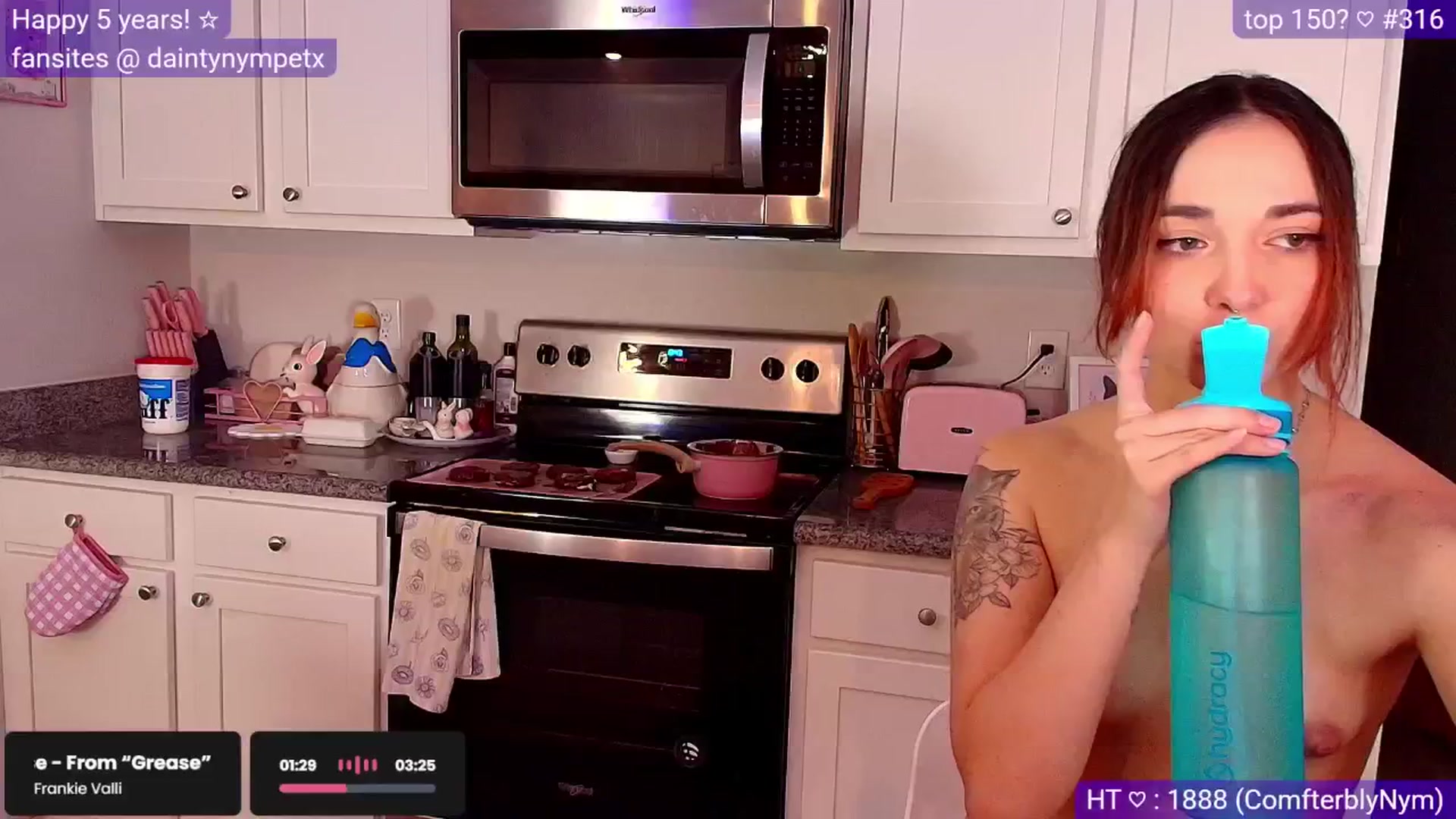 Gallery image thumbnail from Nym_x's myfreecams stream on, 03/31/2025, 04:25 image 17 of 20