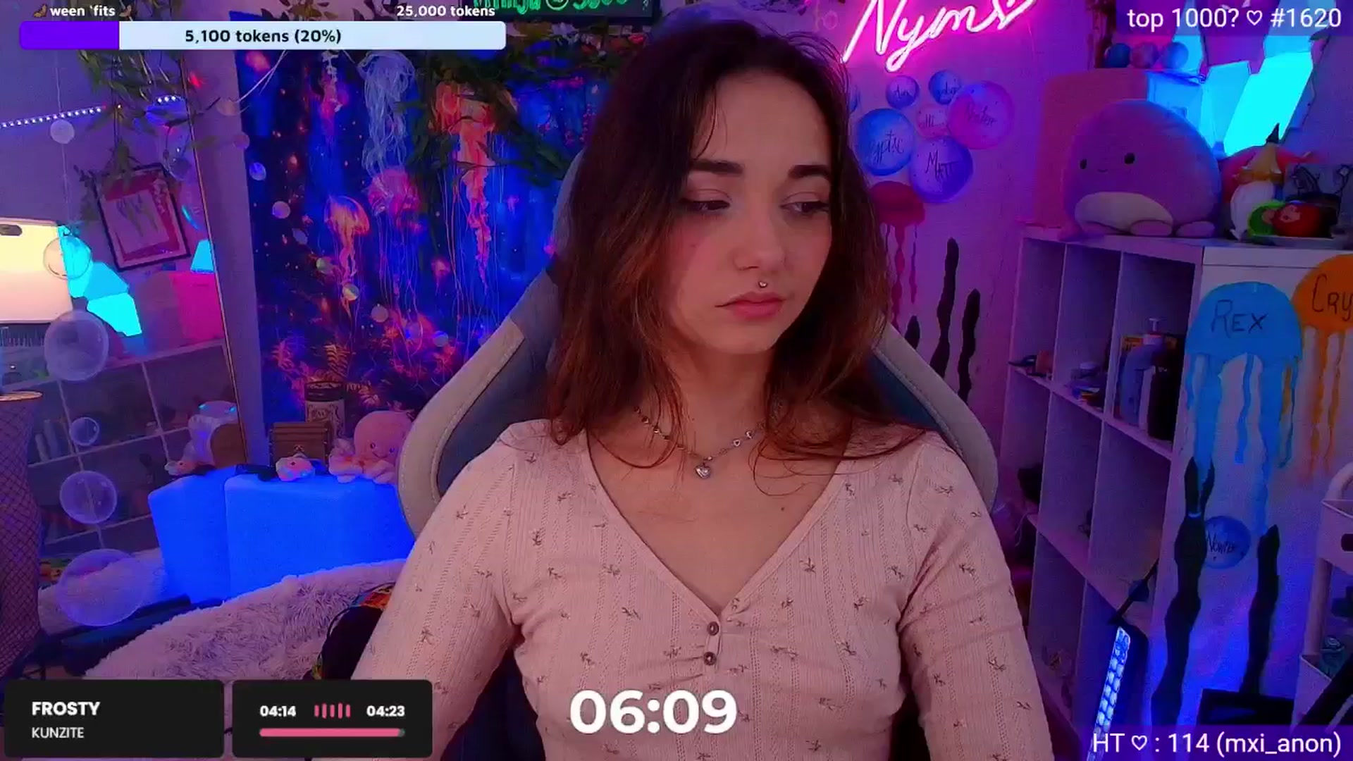 Gallery image thumbnail from Nym_x's myfreecams stream on, 08/14/2025, 04:09 image 19 of 20