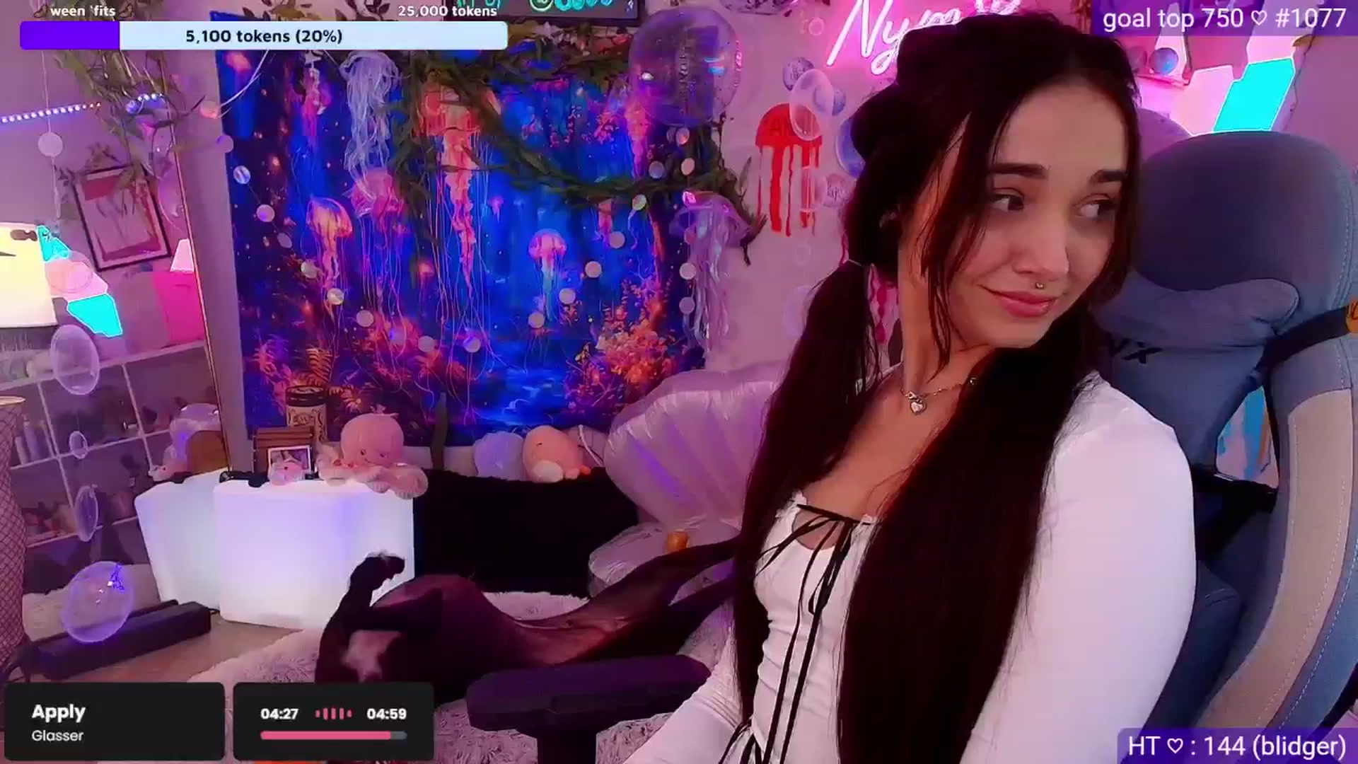 Gallery image thumbnail from Nym_x's myfreecams stream on, 08/23/2025, 04:44 image 3 of 20