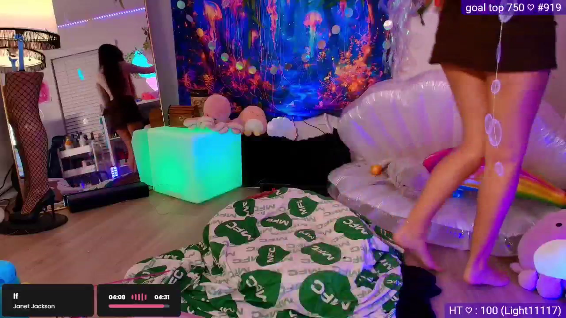 Gallery image thumbnail from Nym_x's myfreecams stream on, 09/20/2025, 02:03 image 10 of 20