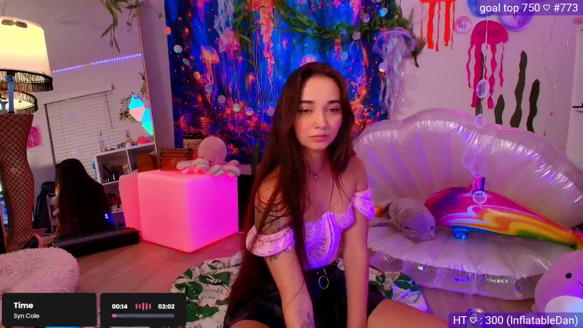 Gallery image thumbnail from Nym_x's myfreecams stream on, 09/22/2025, 04:40 image 19 of 20