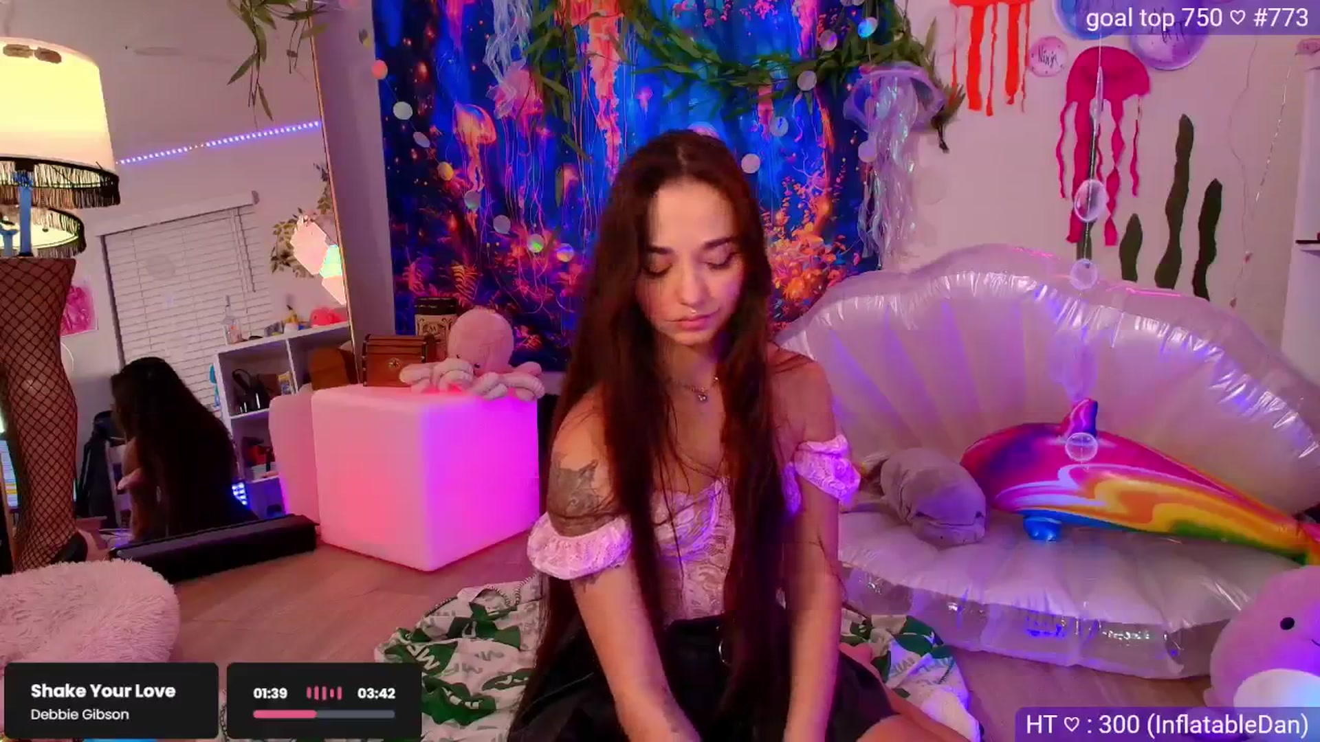 Gallery image thumbnail from Nym_x's myfreecams stream on, 09/22/2025, 04:40 image 20 of 20