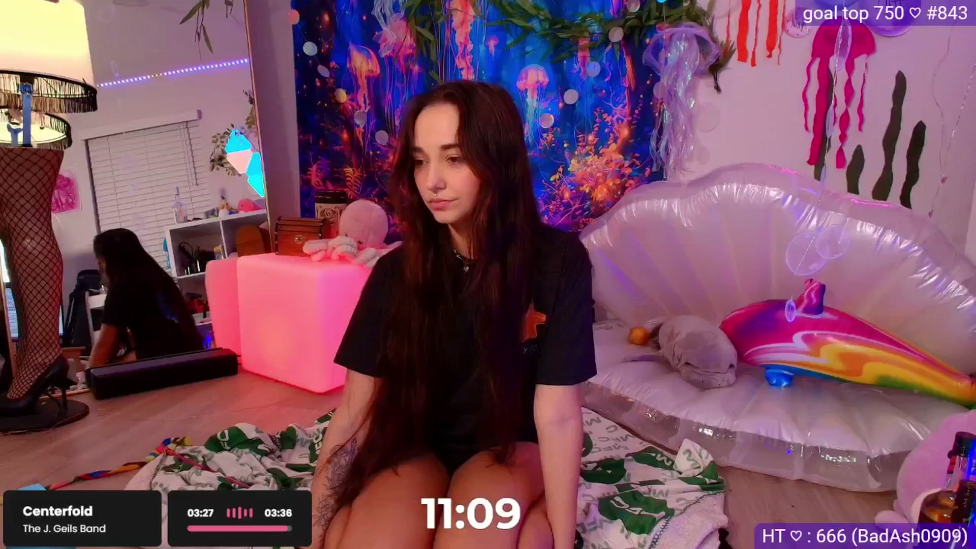 Gallery image thumbnail from Nym_x's myfreecams stream on, 09/25/2025, 04:59 image 14 of 20