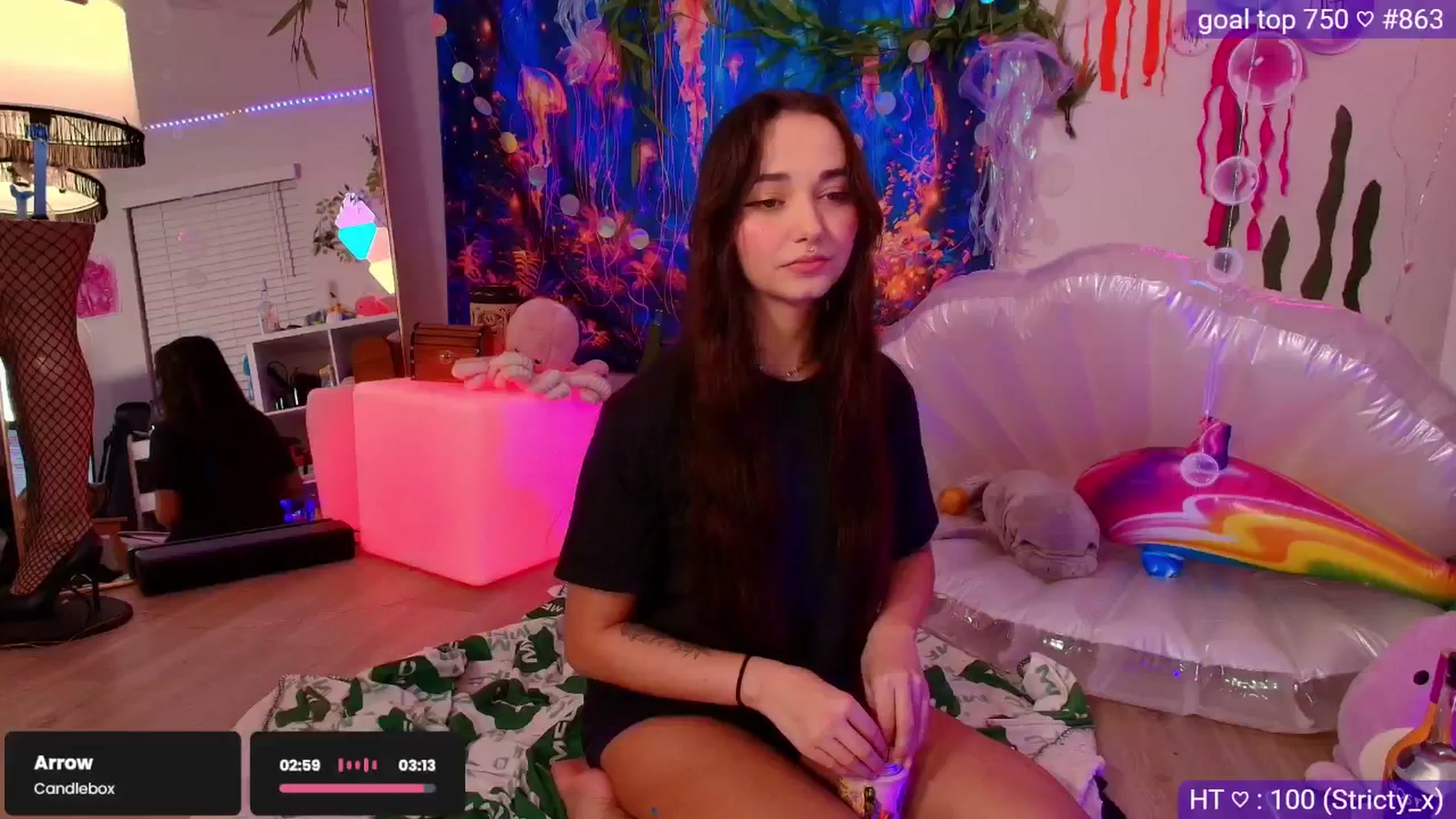 Gallery image thumbnail from Nym_x's myfreecams stream on, 09/25/2025, 04:59 image 7 of 20