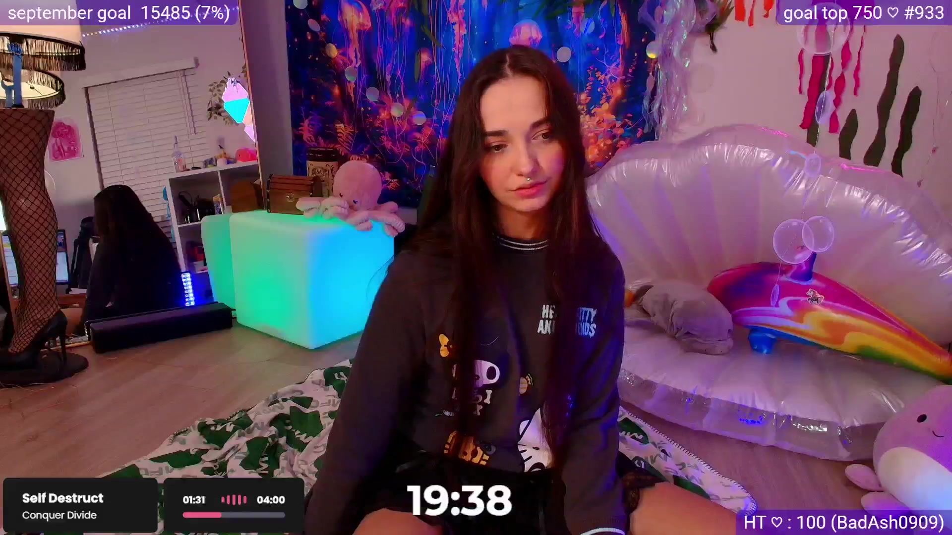 Gallery image thumbnail from Nym_x's myfreecams stream on, 09/28/2025, 04:06 image 18 of 20