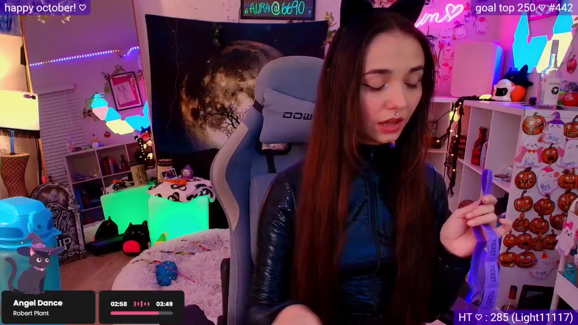 Gallery image thumbnail from Nym_x's myfreecams stream on, 10/27/2025, 04:09 image 12 of 20