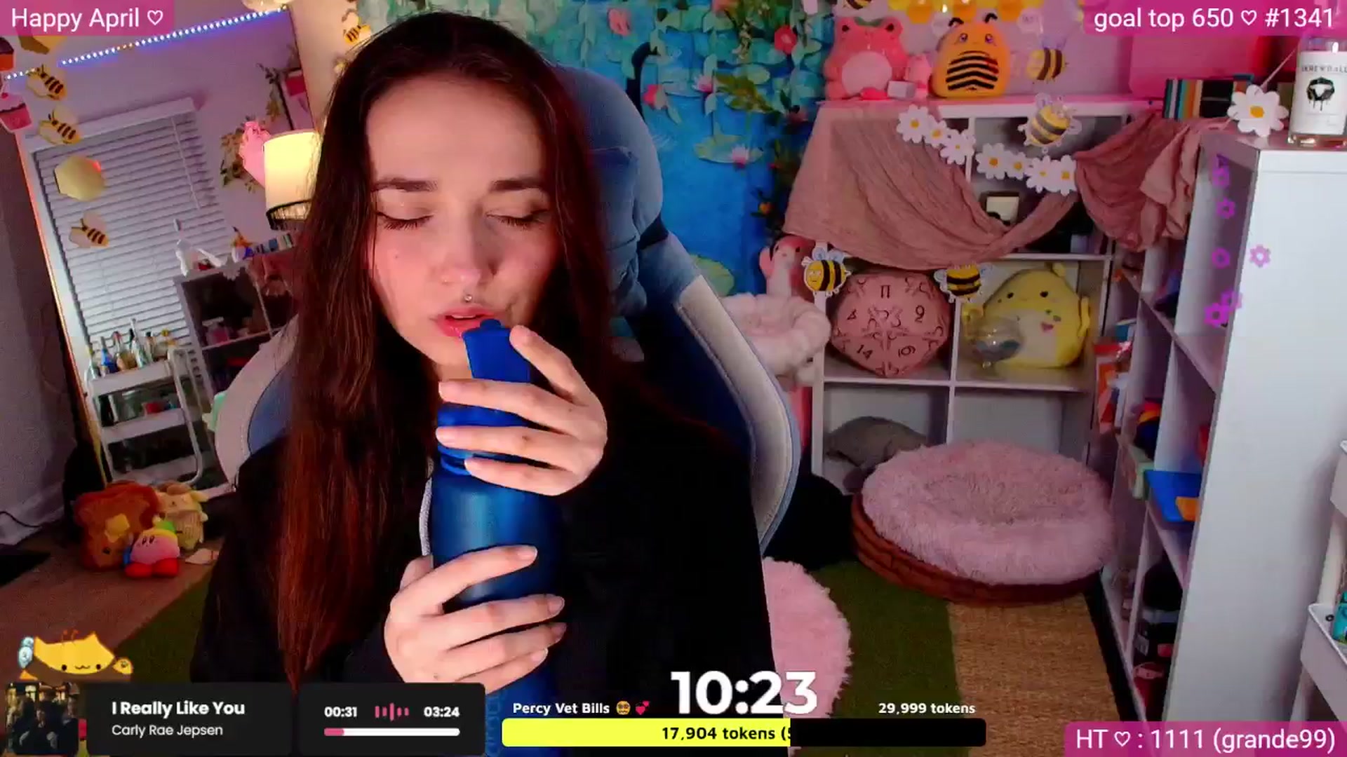 Gallery image thumbnail from Nym_x's myfreecams stream on, 04/12/2026, 03:28 image 17 of 20