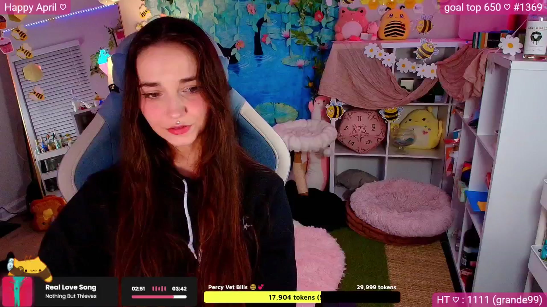 Gallery image thumbnail from Nym_x's myfreecams stream on, 04/12/2026, 03:28 image 9 of 20