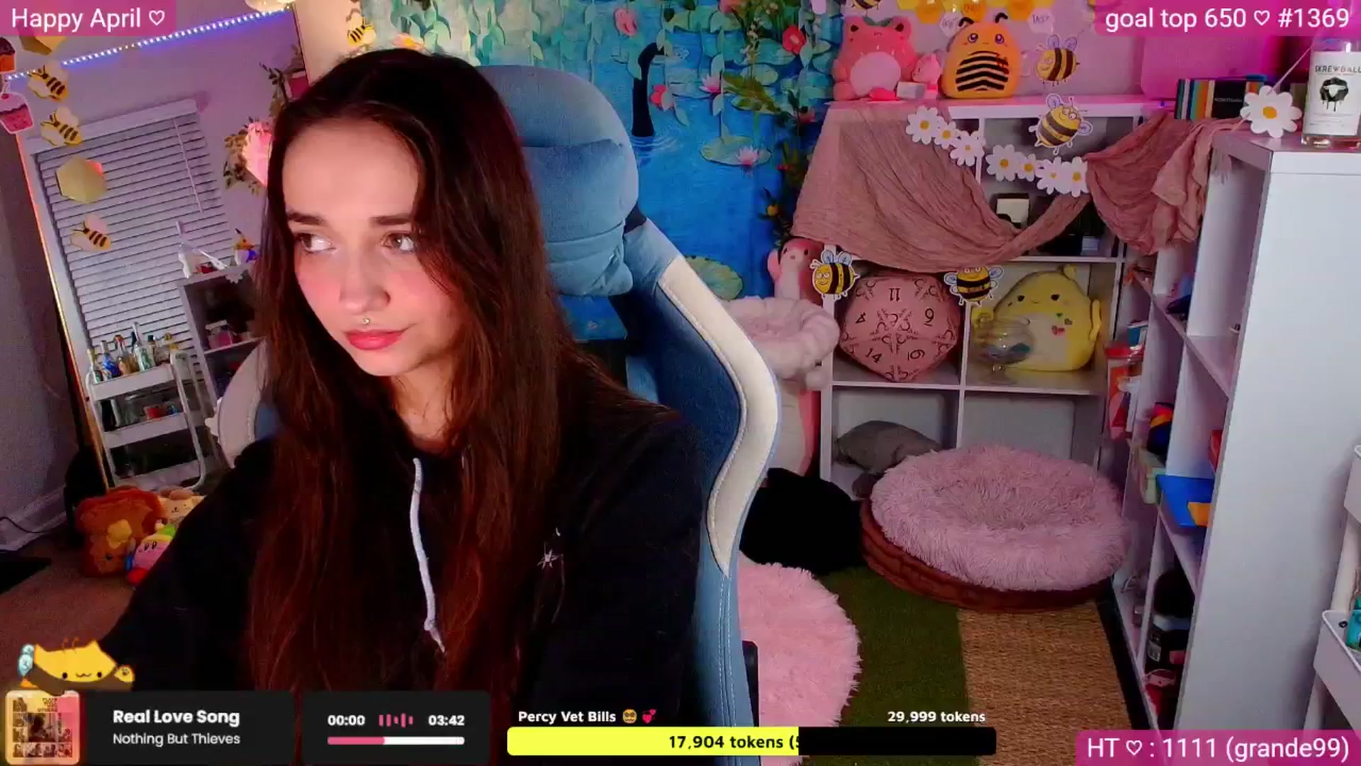 Gallery image thumbnail from Nym_x's myfreecams stream on, 04/12/2026, 03:28 image 8 of 20