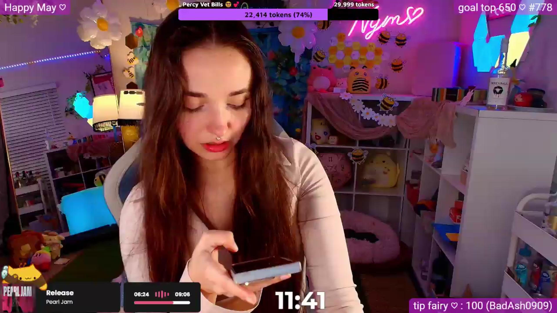 Gallery image thumbnail from Nym_x's myfreecams stream on, 05/10/2026, 03:22 image 7 of 20