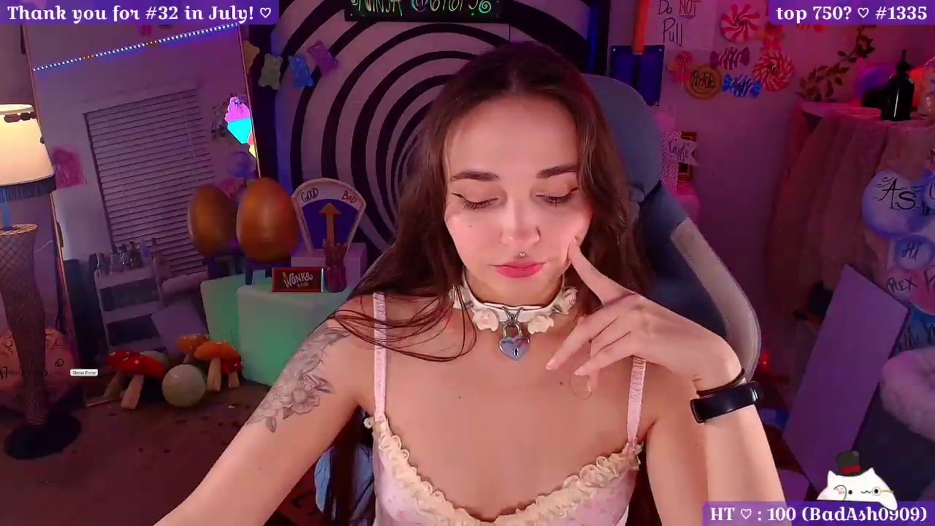 Gallery image thumbnail from Nym_x's myfreecams stream on, 08/23/2026, 04:33 image 11 of 20