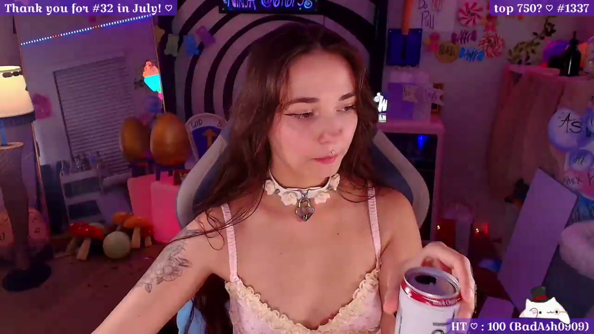 Gallery image thumbnail from Nym_x's myfreecams stream on, 08/23/2026, 04:33 image 18 of 20