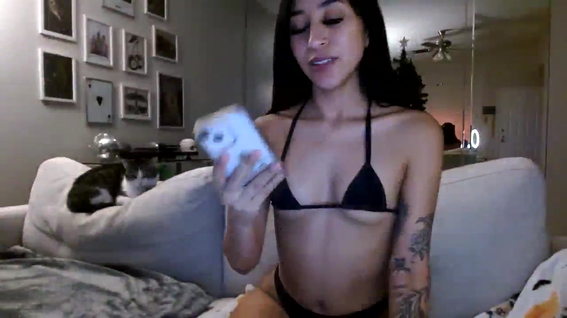 Gallery image thumbnail from Nymph_888's myfreecams stream on, 11/10/2023, 12:39 image 17 of 20