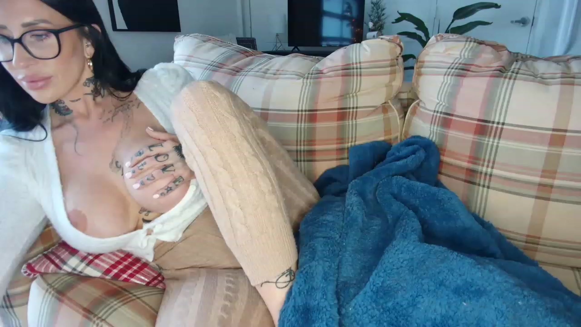 Gallery image thumbnail from OGGoldie's myfreecams stream on, 12/07/2022, 15:09 image 20 of 20