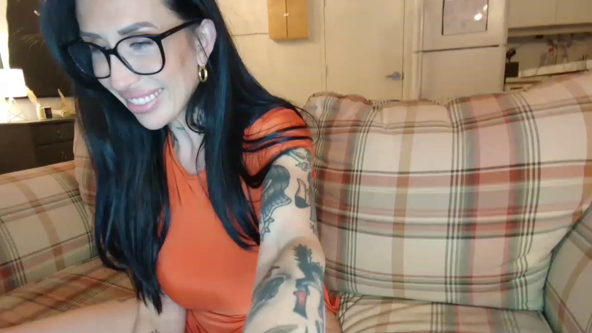 Gallery image thumbnail from OGGoldie's myfreecams stream on, 12/08/2022, 22:45 image 11 of 20