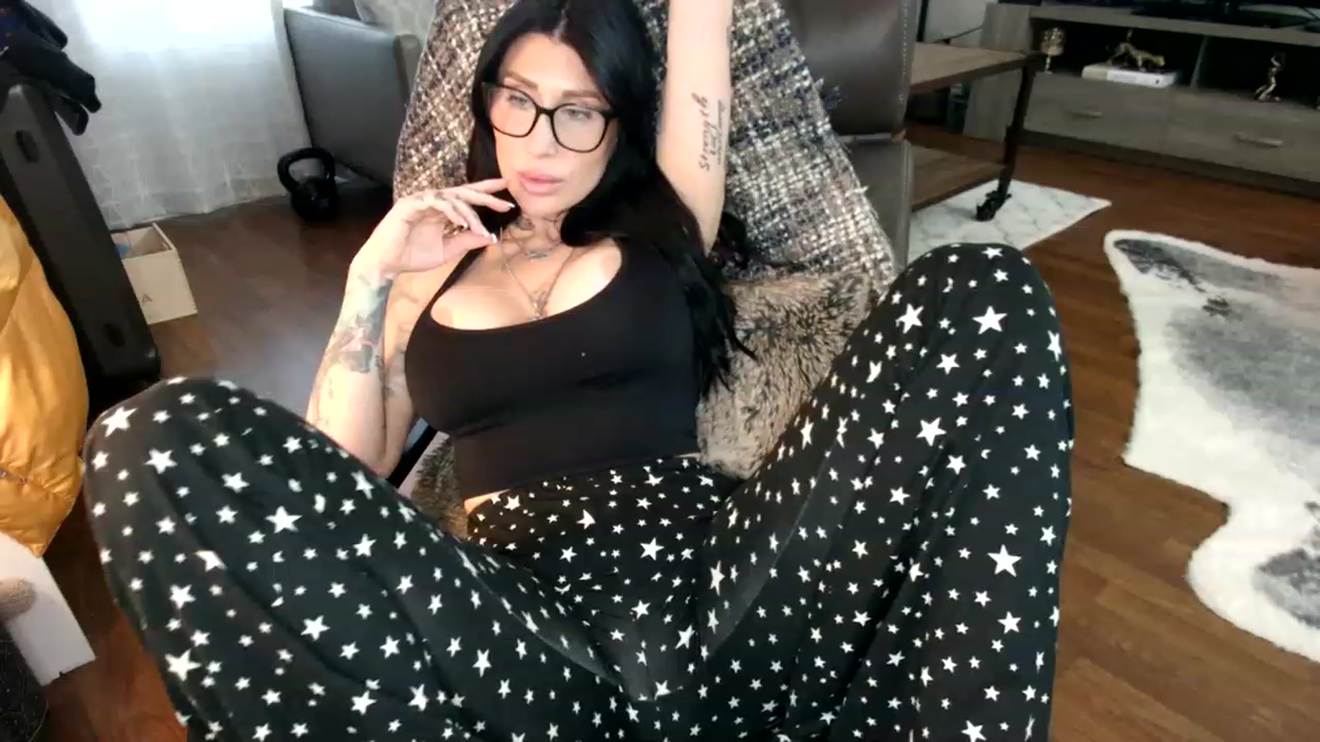 Gallery image thumbnail from OGGoldie's myfreecams stream on, 02/07/2023, 17:15 image 8 of 20