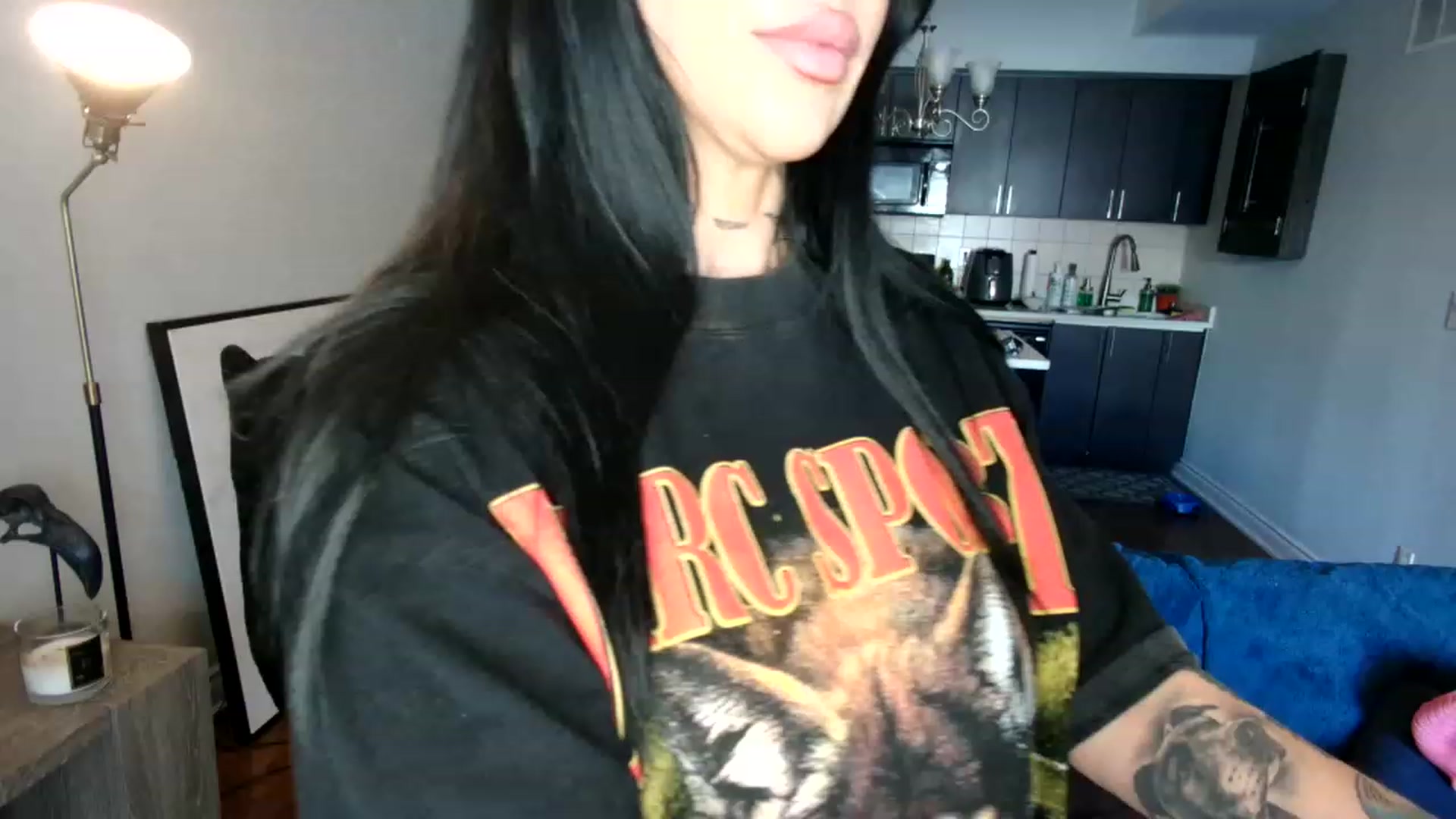 Gallery image thumbnail from OGGoldie's myfreecams stream on, 03/15/2023, 17:12 image 15 of 20