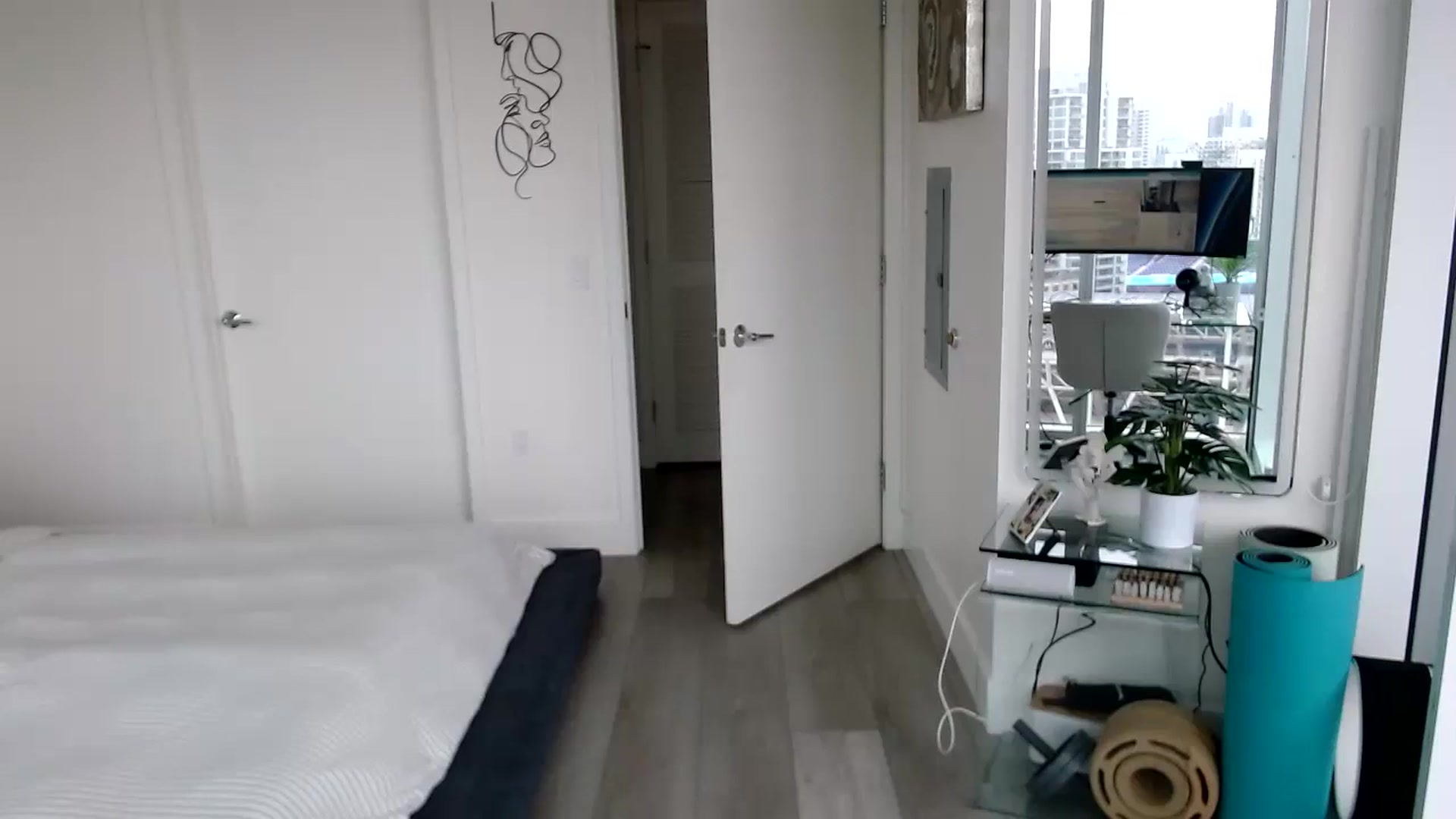 Gallery image thumbnail from OG_Minnie's myfreecams stream on, 08/11/2023, 21:02 image 4 of 20