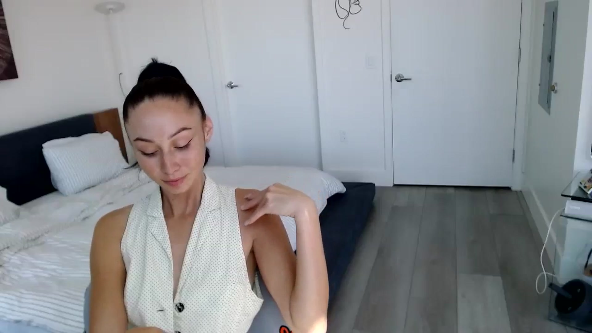 Gallery image thumbnail from OG_Minnie's myfreecams stream on, 08/15/2023, 21:52 image 20 of 20