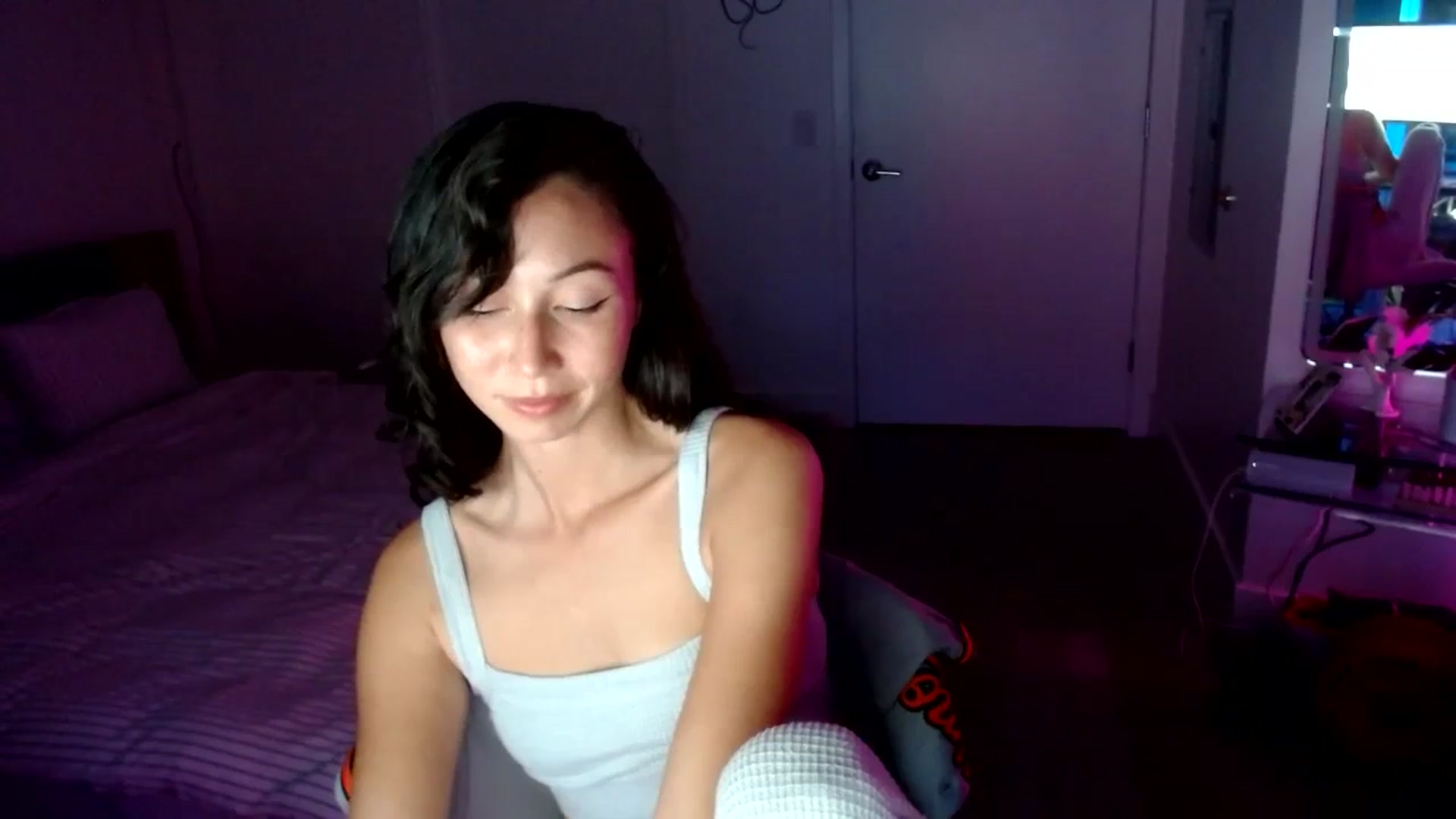 Gallery image thumbnail from OG_Minnie's myfreecams stream on, 08/17/2023, 04:49 image 17 of 20