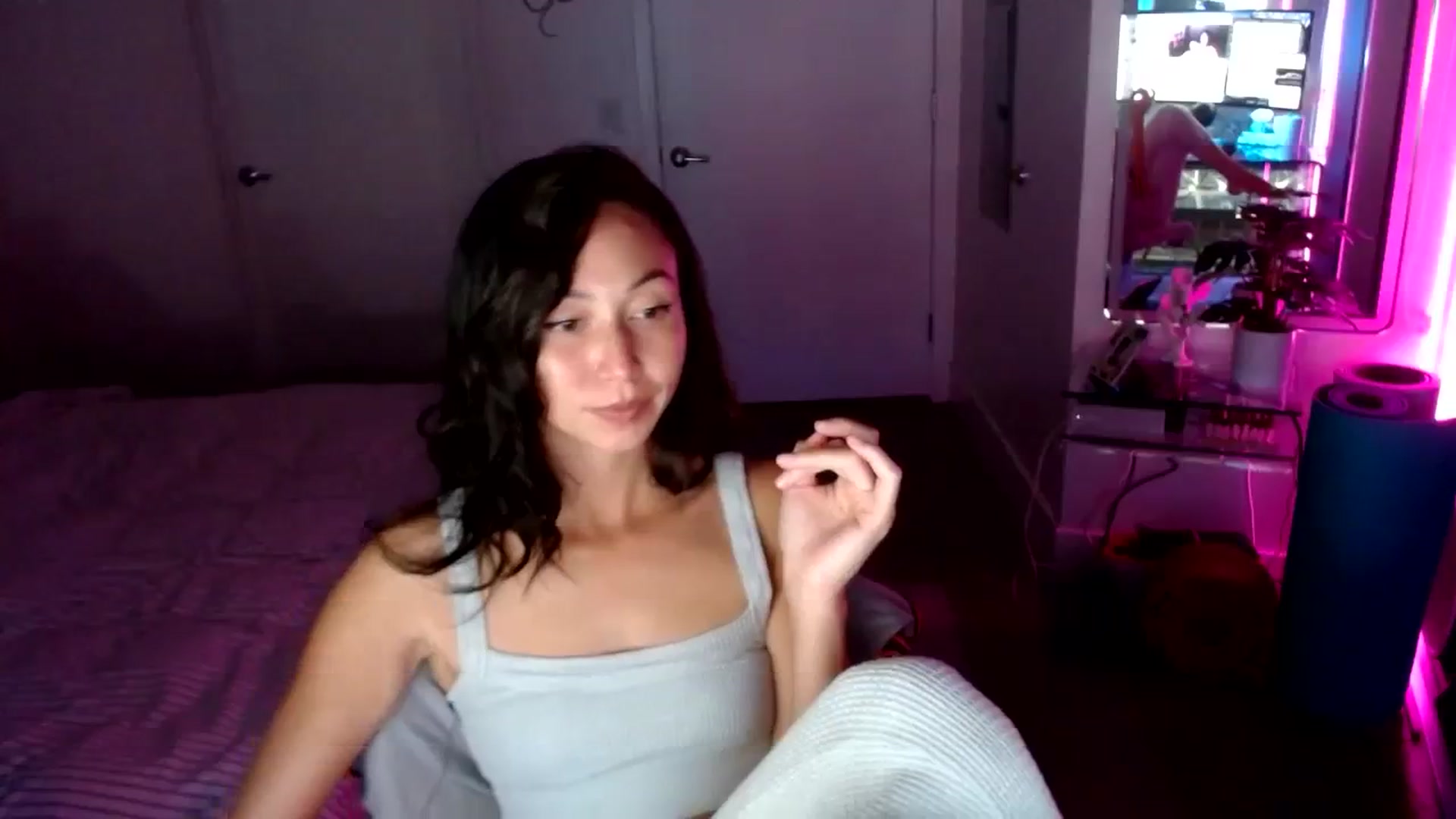 Gallery image thumbnail from OG_Minnie's myfreecams stream on, 08/17/2023, 04:49 image 10 of 20