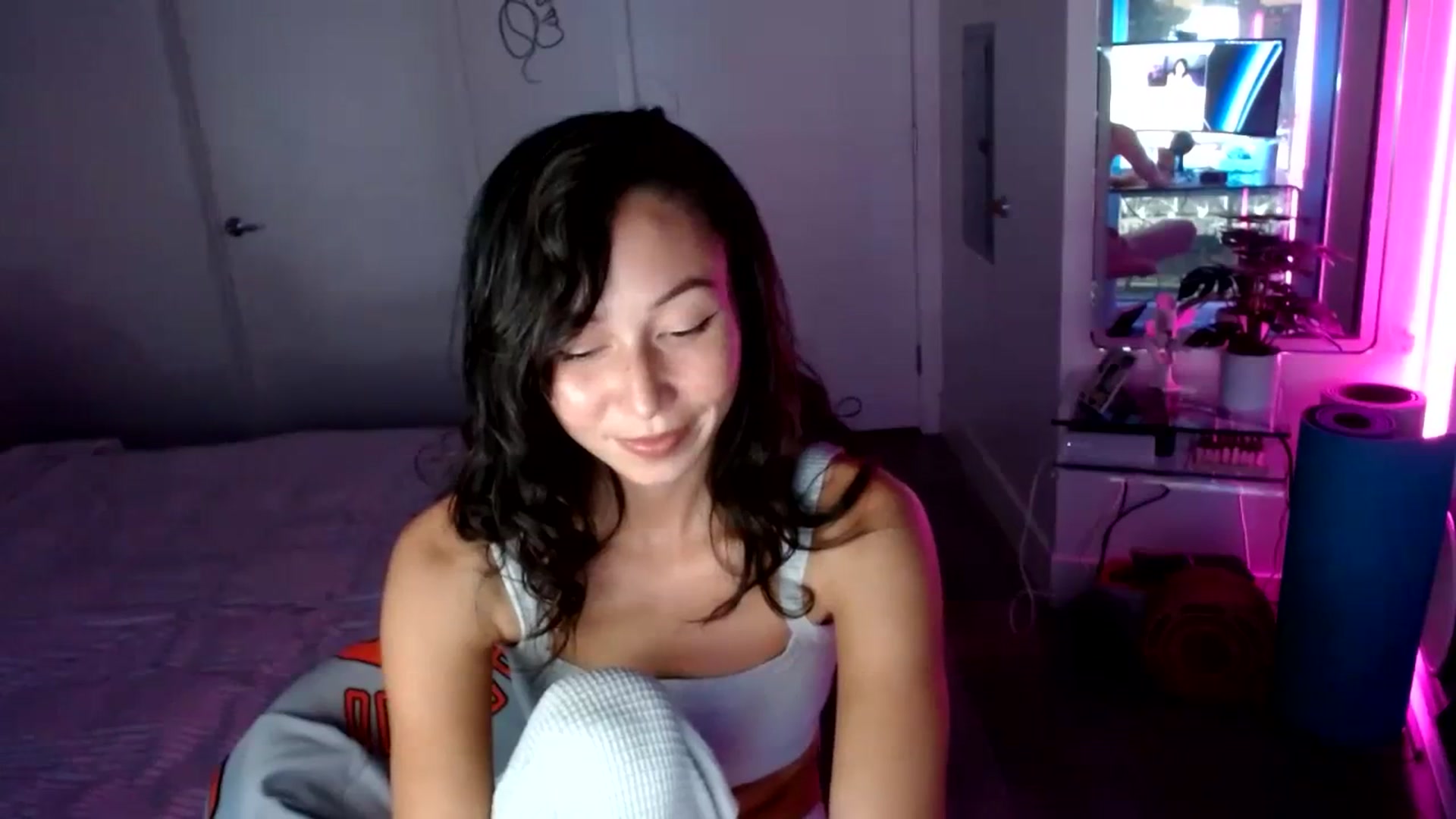 Gallery image thumbnail from OG_Minnie's myfreecams stream on, 08/17/2023, 04:49 image 2 of 20