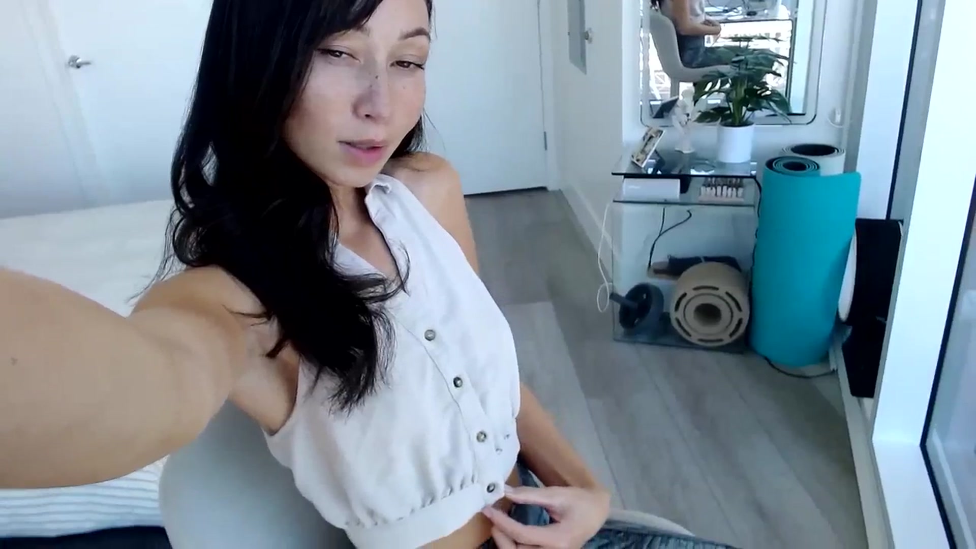 Gallery image thumbnail from OG_Minnie's myfreecams stream on, 08/22/2023, 20:23 image 15 of 20