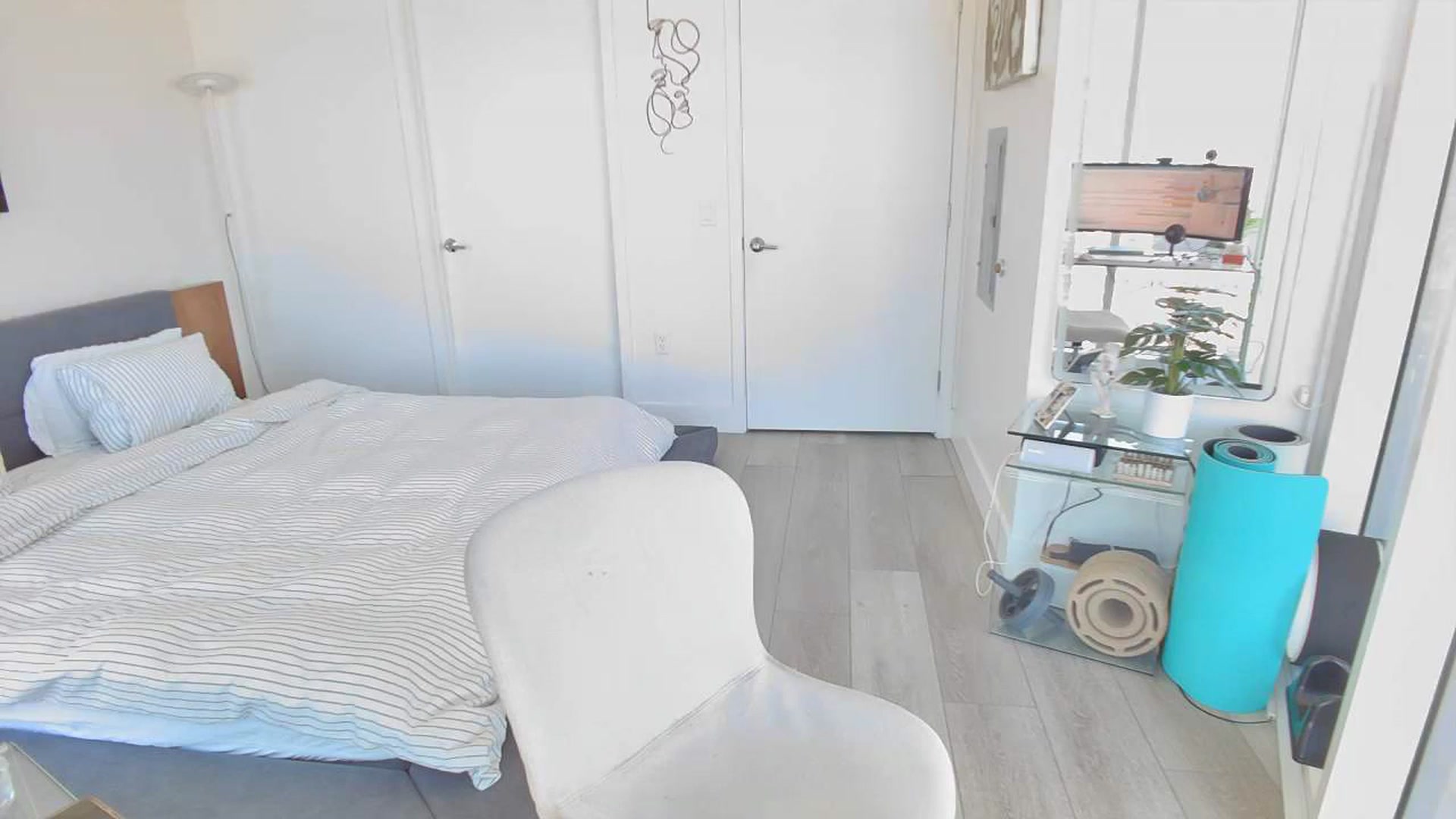Gallery image thumbnail from OG_Minnie's myfreecams stream on, 08/29/2023, 19:21 image 17 of 20