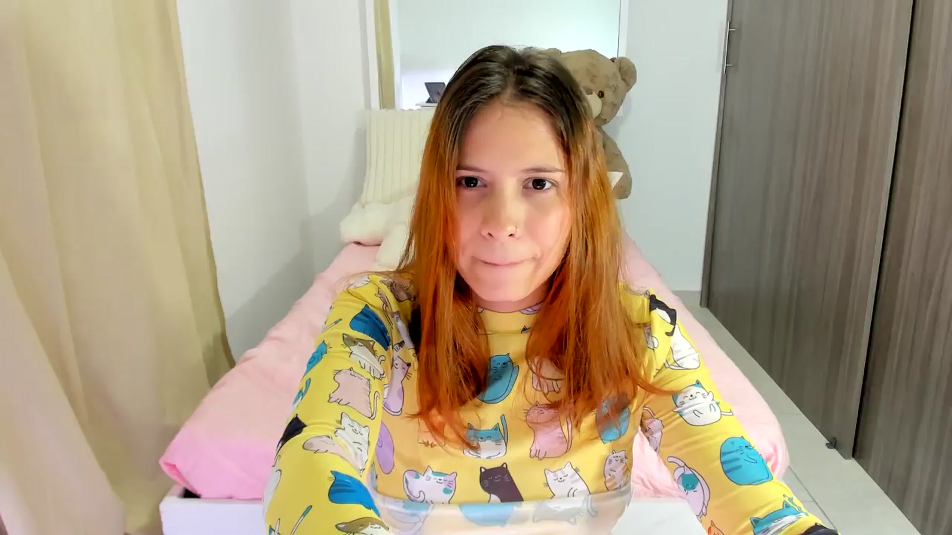 Gallery image thumbnail from OLIVE_'s myfreecams stream on, 03/11/2026, 18:31 image 10 of 20