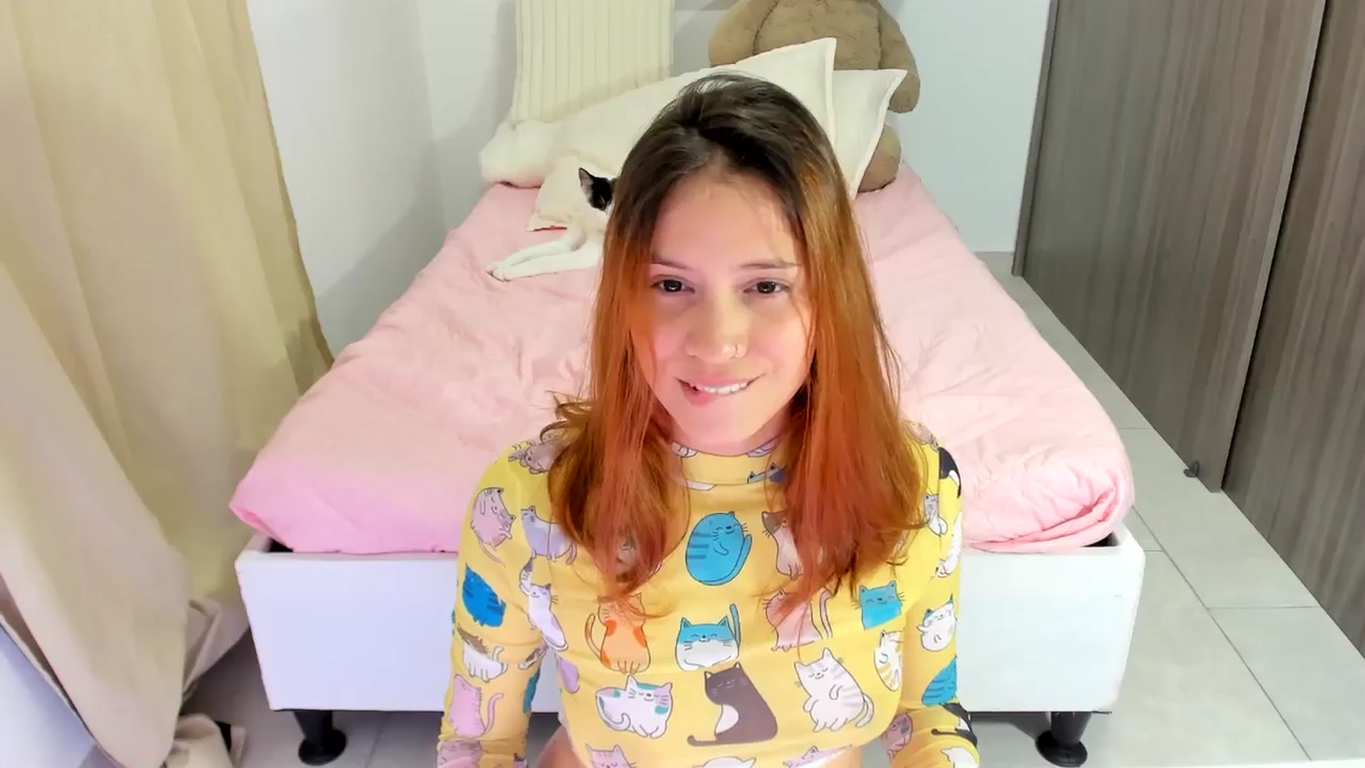 Gallery image thumbnail from OLIVE_'s myfreecams stream on, 03/11/2026, 18:31 image 12 of 20