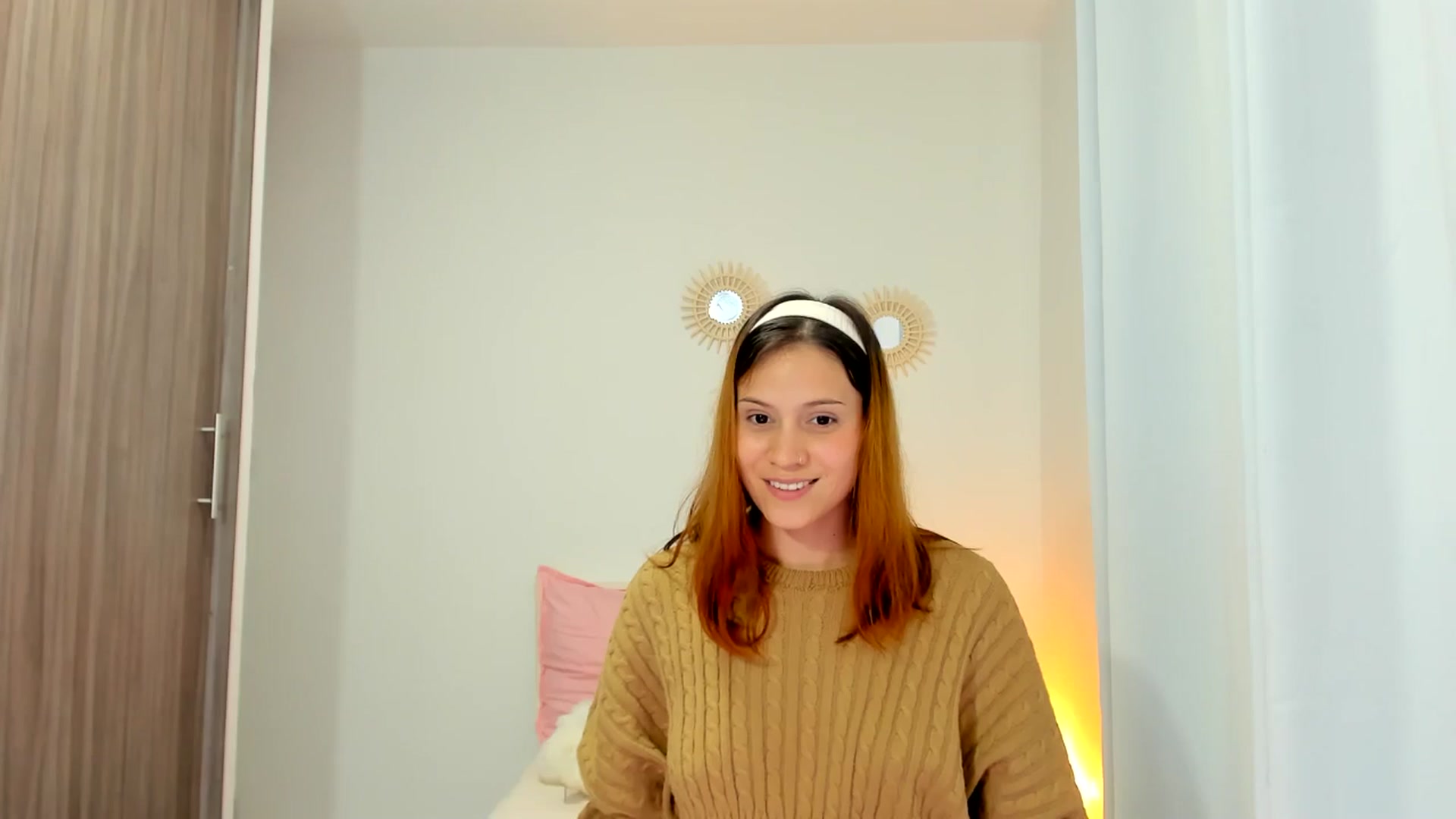 Gallery image thumbnail from OLIVE_'s myfreecams stream on, 03/16/2026, 18:38 image 18 of 20