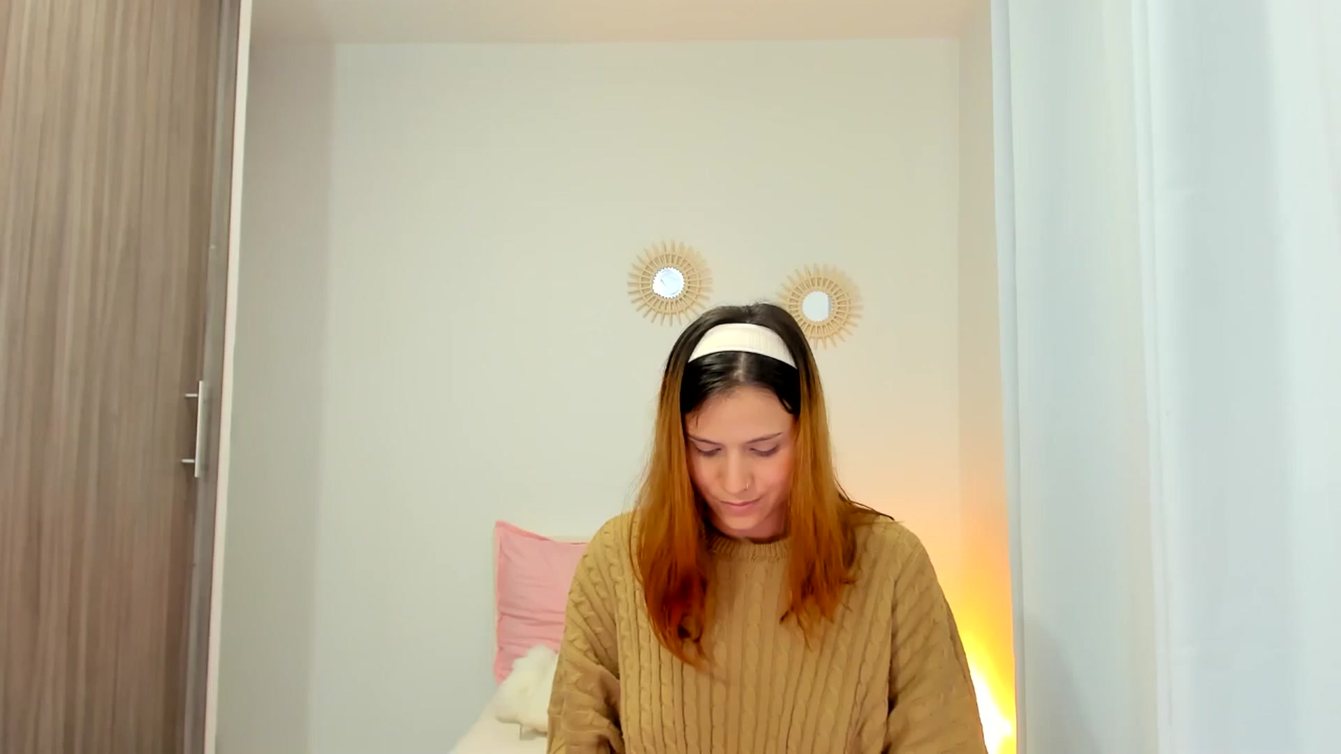 Gallery image thumbnail from OLIVE_'s myfreecams stream on, 03/16/2026, 18:38 image 19 of 20