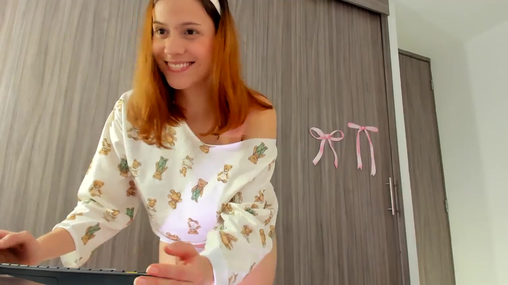 Gallery image thumbnail from OLIVE_'s myfreecams stream on, 04/01/2026, 16:53 image 7 of 20