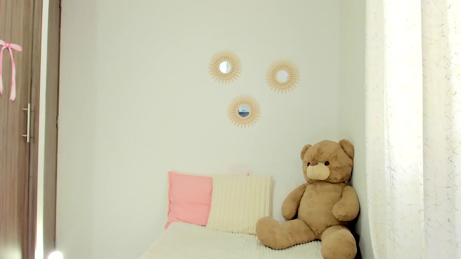 Gallery image thumbnail from OLIVE_'s myfreecams stream on, 04/03/2026, 18:24 image 12 of 20